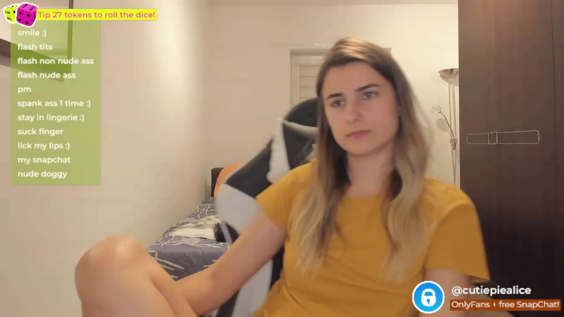 Gallery image thumbnail from TooBoringGirl's myfreecams stream on, 11/17/2022, 02:36 image 20 of 20