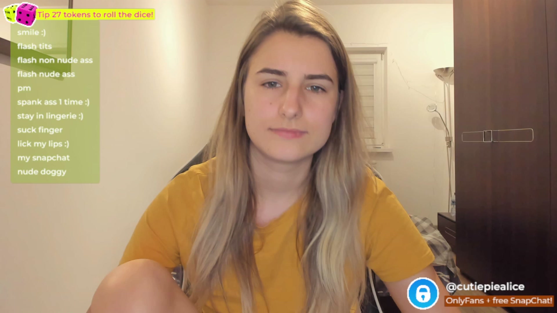 Gallery image thumbnail from TooBoringGirl's myfreecams stream on, 11/17/2022, 02:36 image 11 of 20