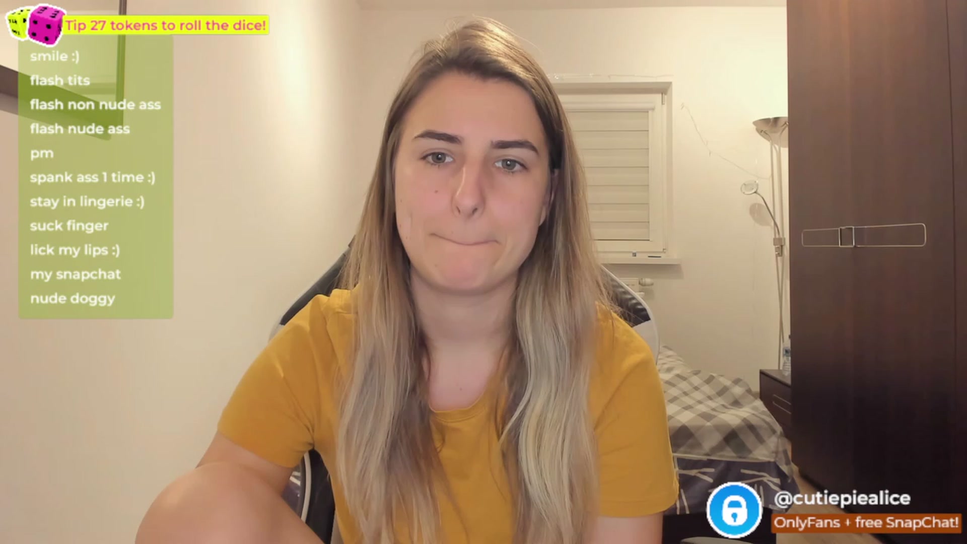 Gallery image thumbnail from TooBoringGirl's myfreecams stream on, 11/17/2022, 02:36 image 13 of 20