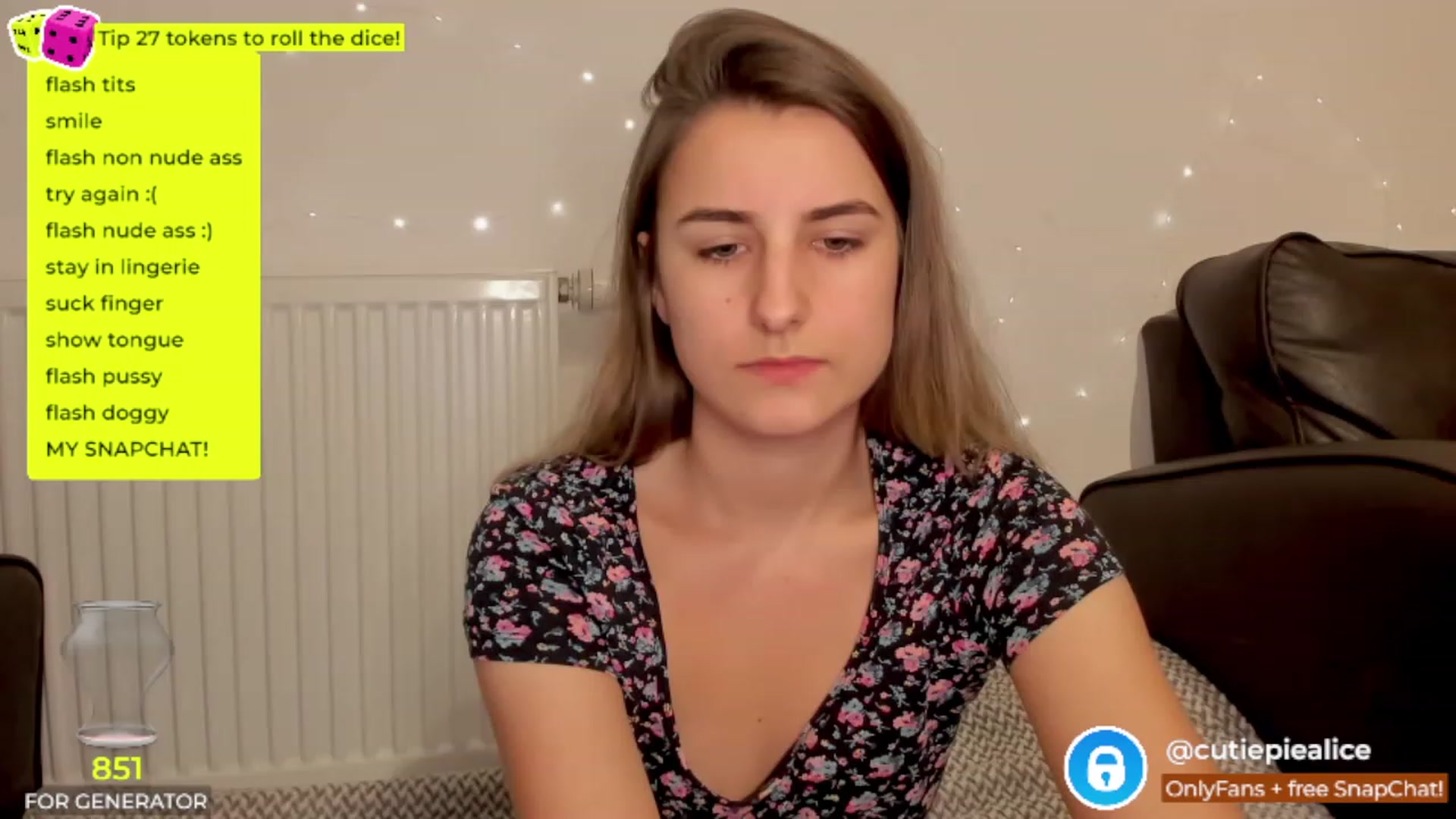 Gallery image thumbnail from TooBoringGirl's myfreecams stream on, 11/19/2022, 19:52 image 17 of 20