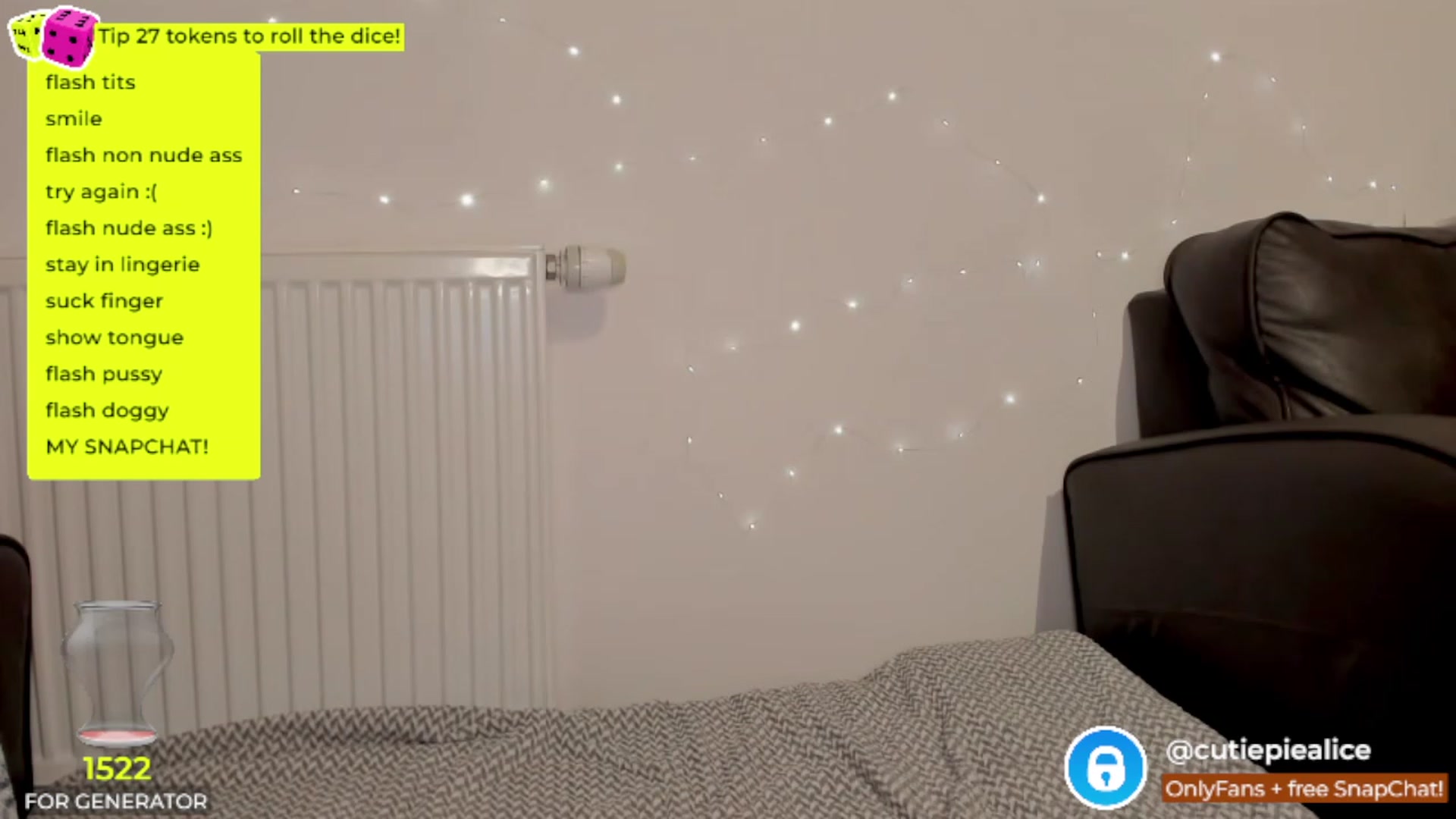 Gallery image thumbnail from TooBoringGirl's myfreecams stream on, 11/22/2022, 20:28 image 14 of 20