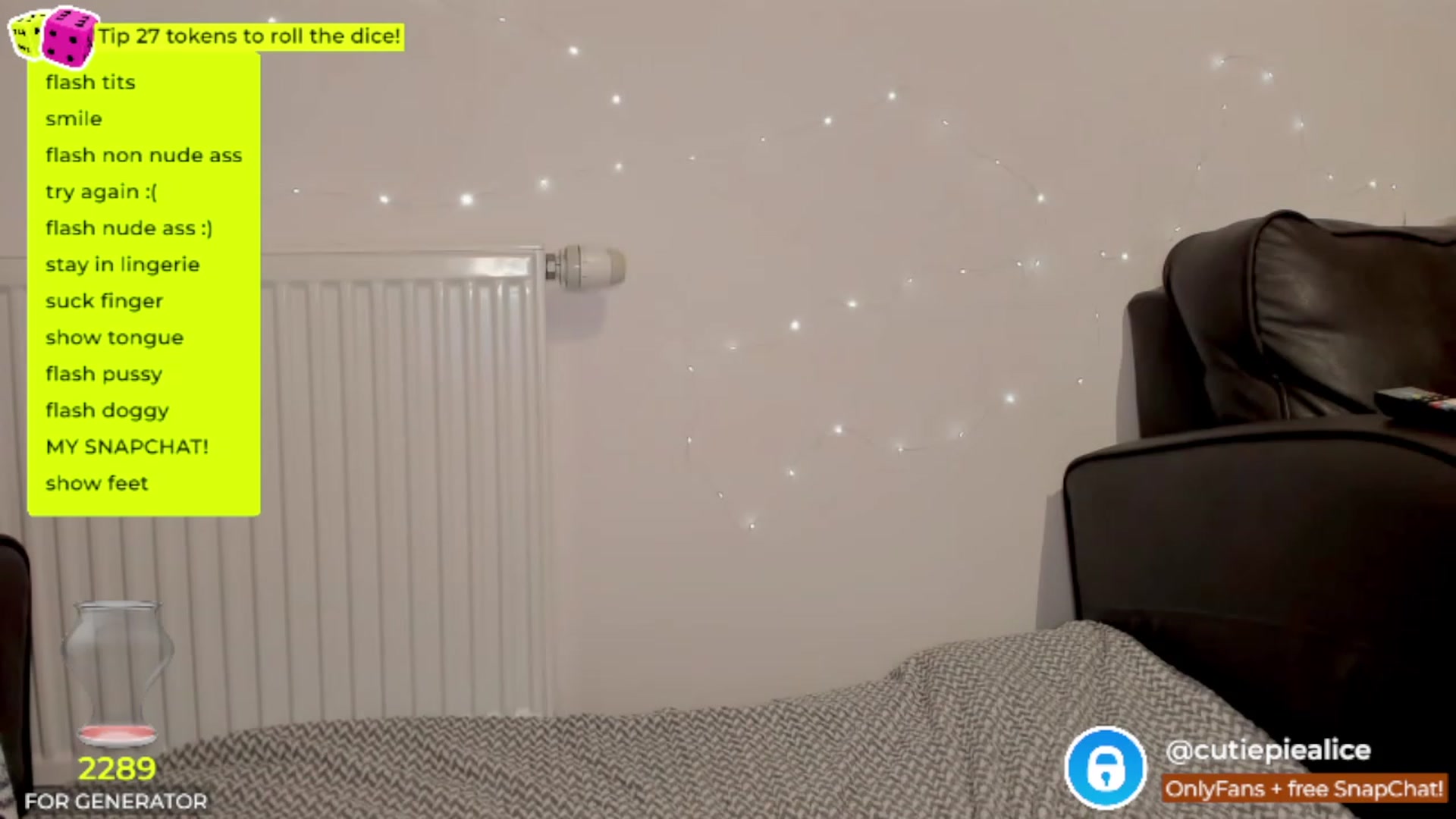 Gallery image thumbnail from TooBoringGirl's myfreecams stream on, 11/22/2022, 21:51 image 12 of 20