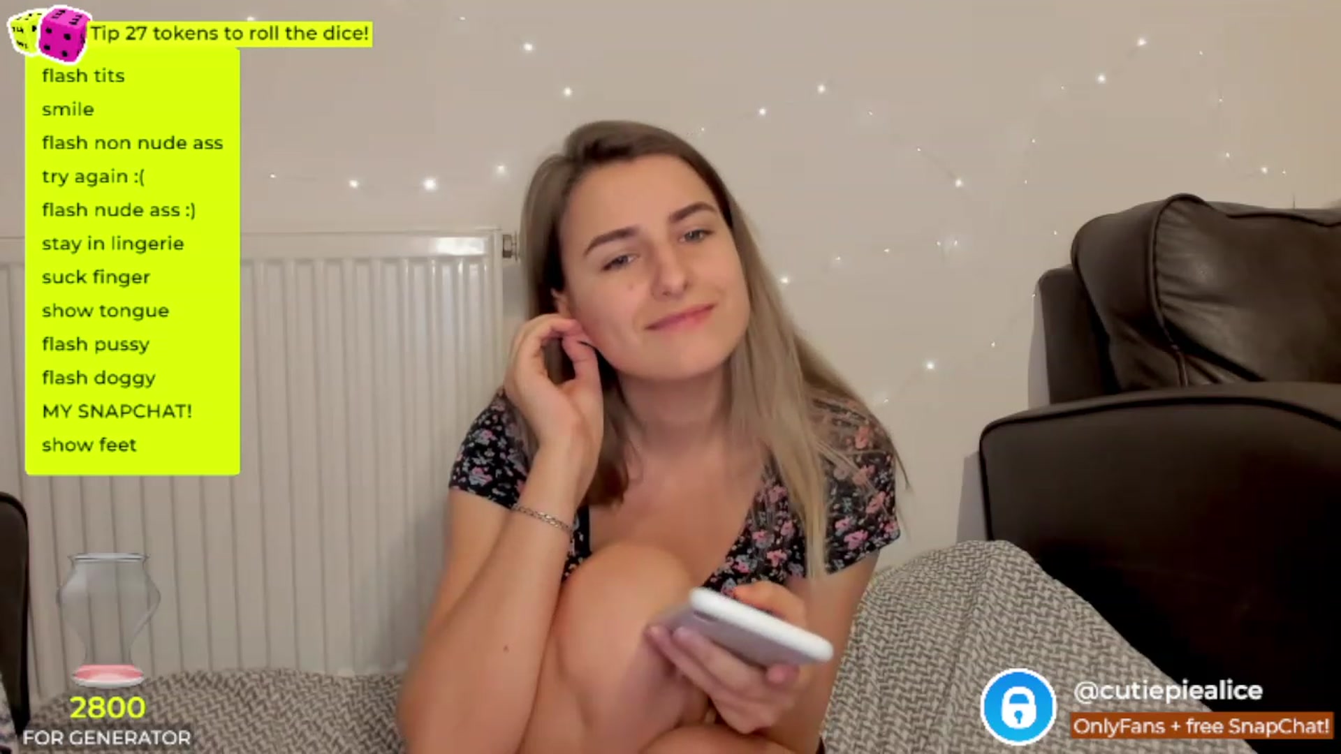 Gallery image thumbnail from TooBoringGirl's myfreecams stream on, 11/23/2022, 24:12 image 17 of 20