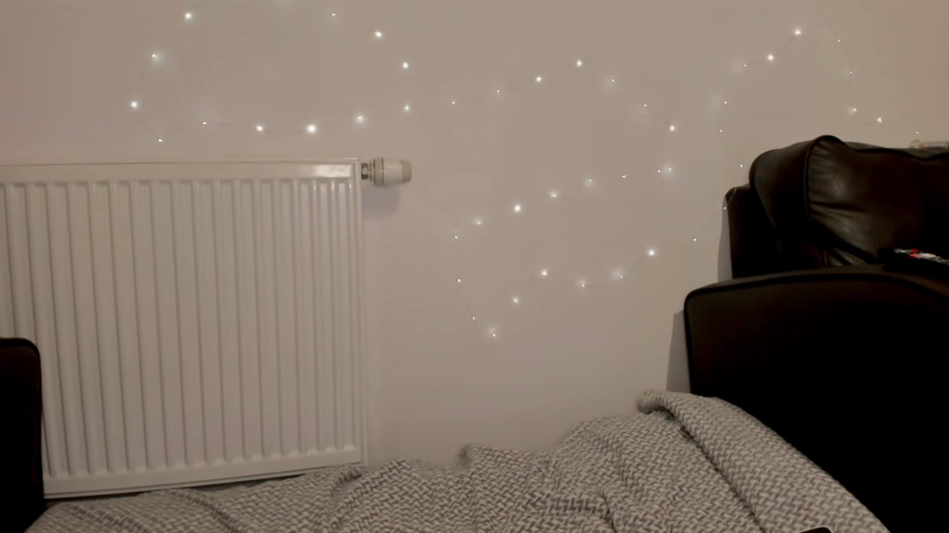 Gallery image thumbnail from TooBoringGirl's myfreecams stream on, 12/01/2022, 08:12 image 14 of 20