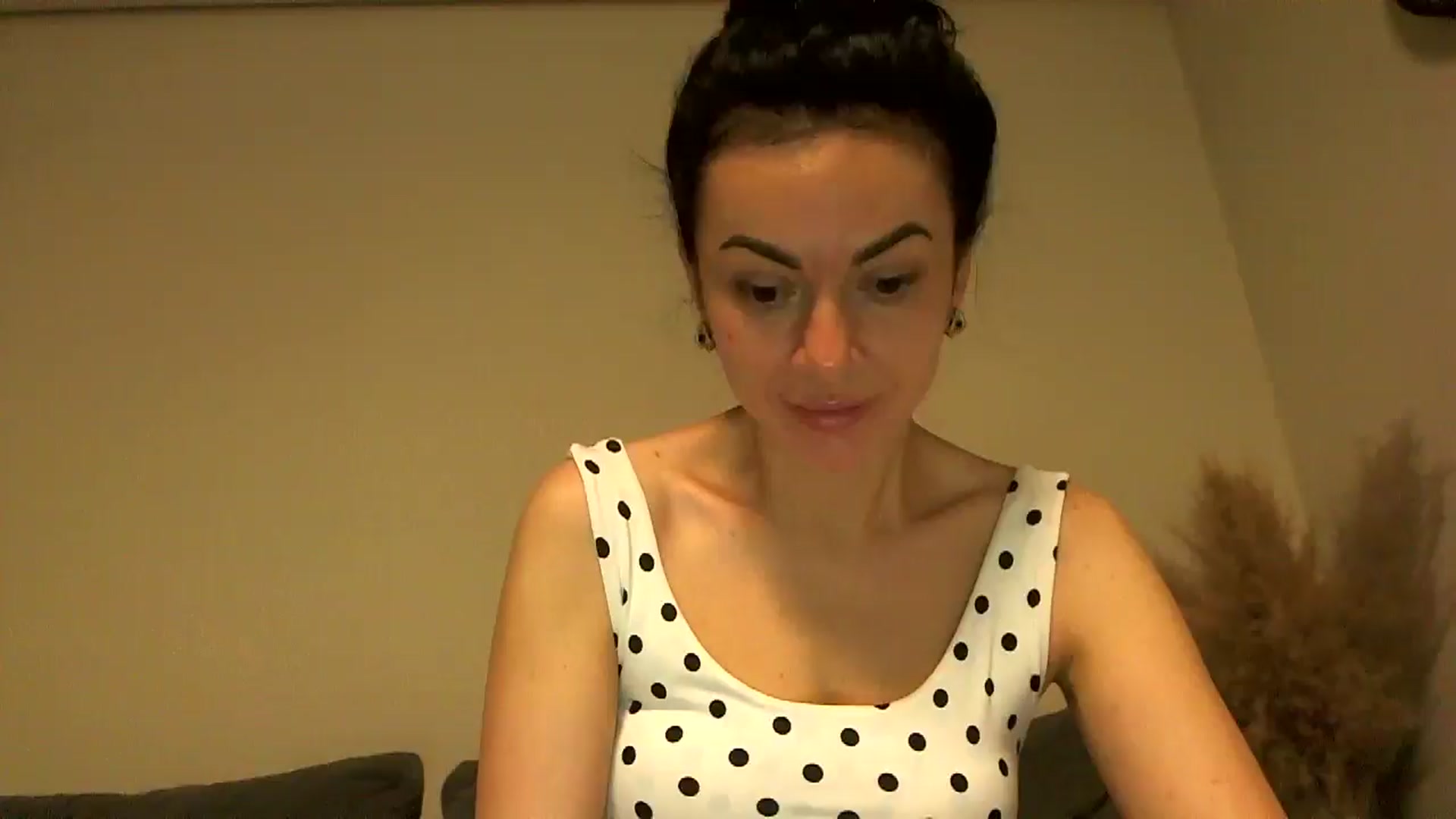 Gallery image thumbnail from TooOld4Sex's myfreecams stream on, 09/22/2024, 03:45 image 16 of 20