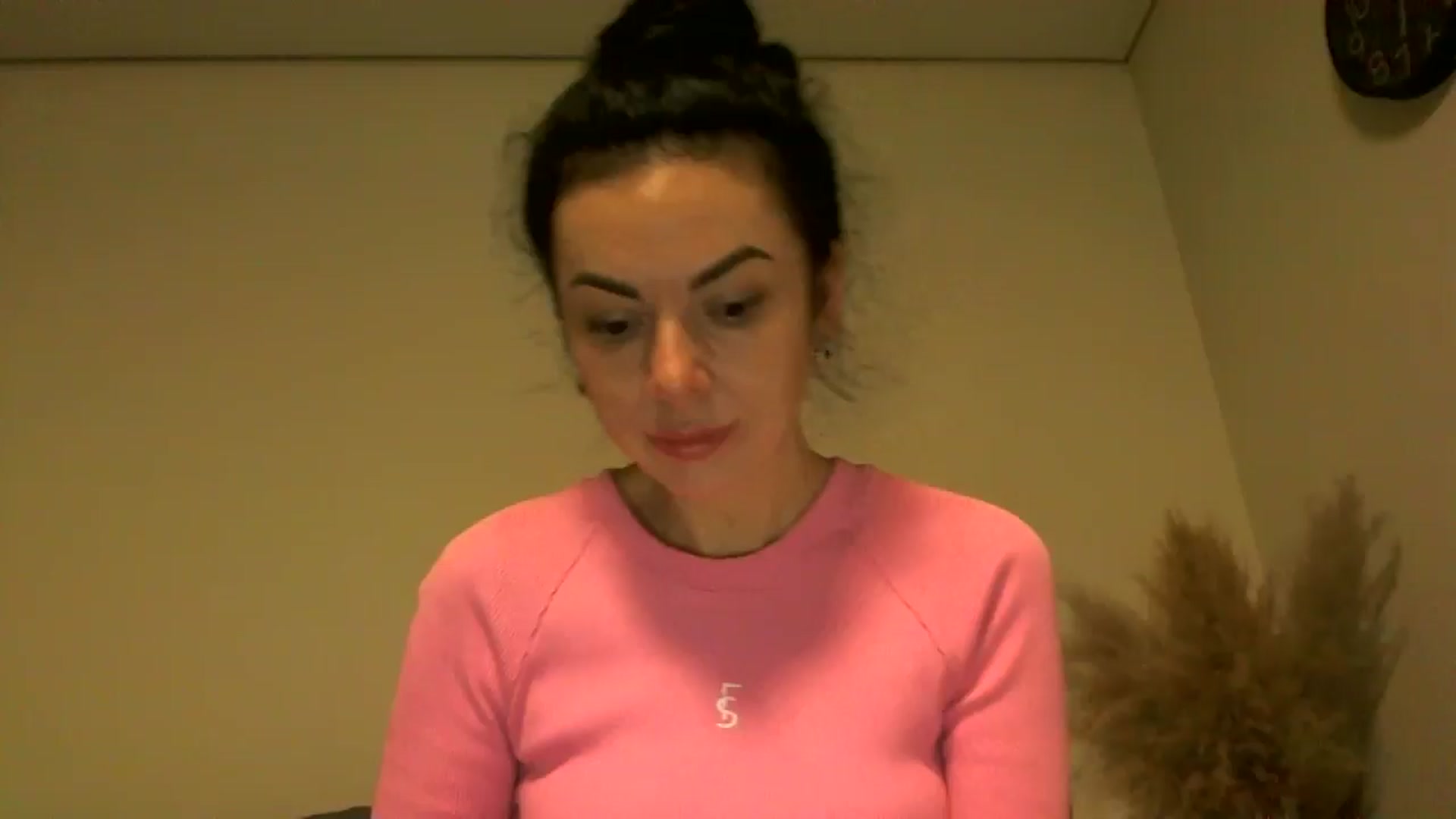 Gallery image thumbnail from TooOld4Sex's myfreecams stream on, 10/16/2024, 04:01 image 18 of 20