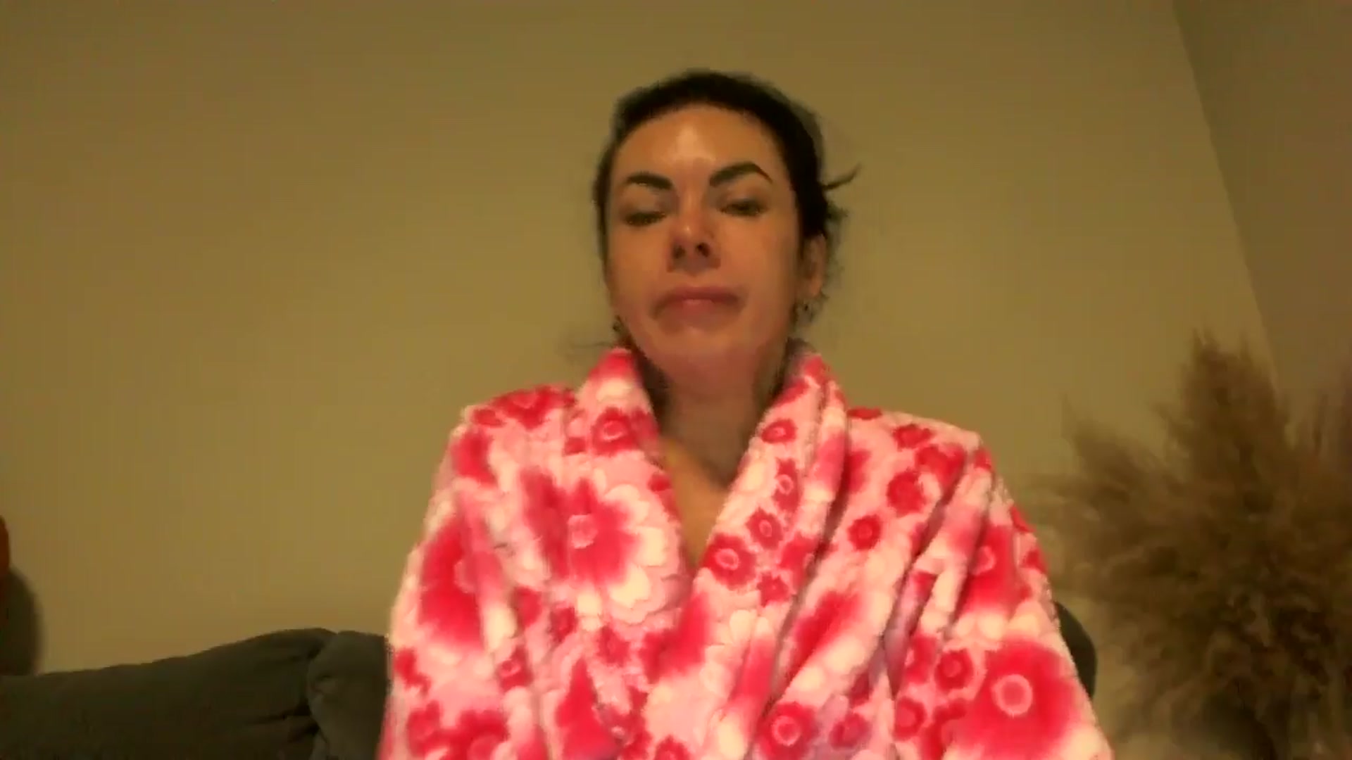 Gallery image thumbnail from TooOld4Sex's myfreecams stream on, 10/18/2024, 04:04 image 15 of 20