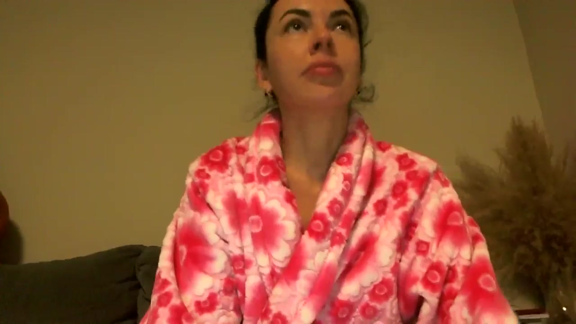 Gallery image thumbnail from TooOld4Sex's myfreecams stream on, 10/18/2024, 04:04 image 11 of 20