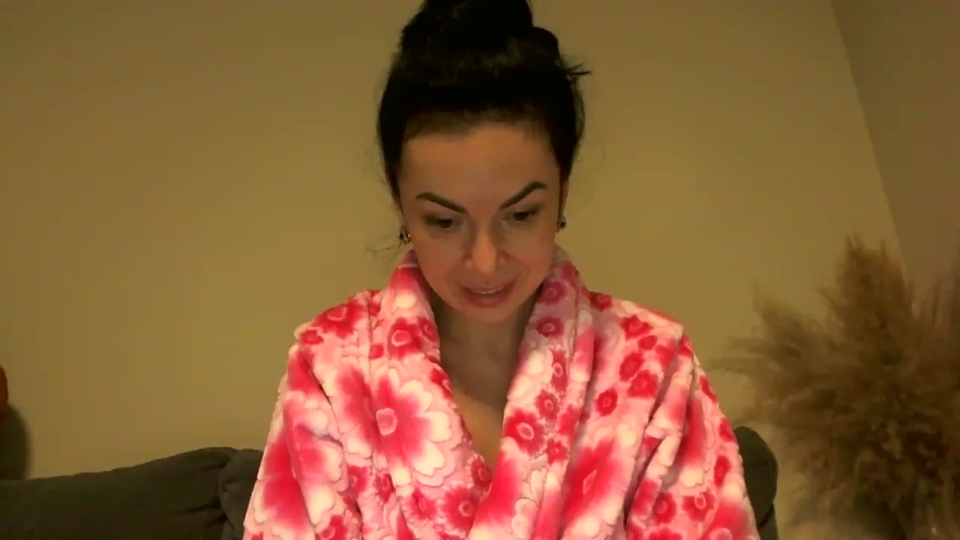 Gallery image thumbnail from TooOld4Sex's myfreecams stream on, 10/18/2024, 04:04 image 17 of 20