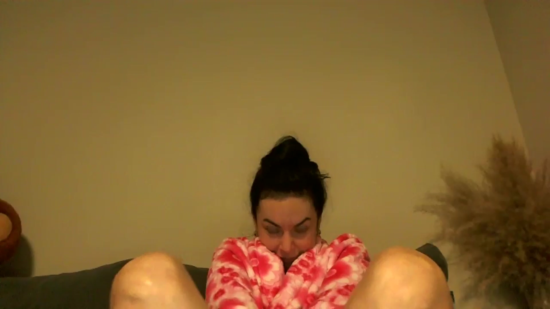 Gallery image thumbnail from TooOld4Sex's myfreecams stream on, 10/18/2024, 04:04 image 18 of 20