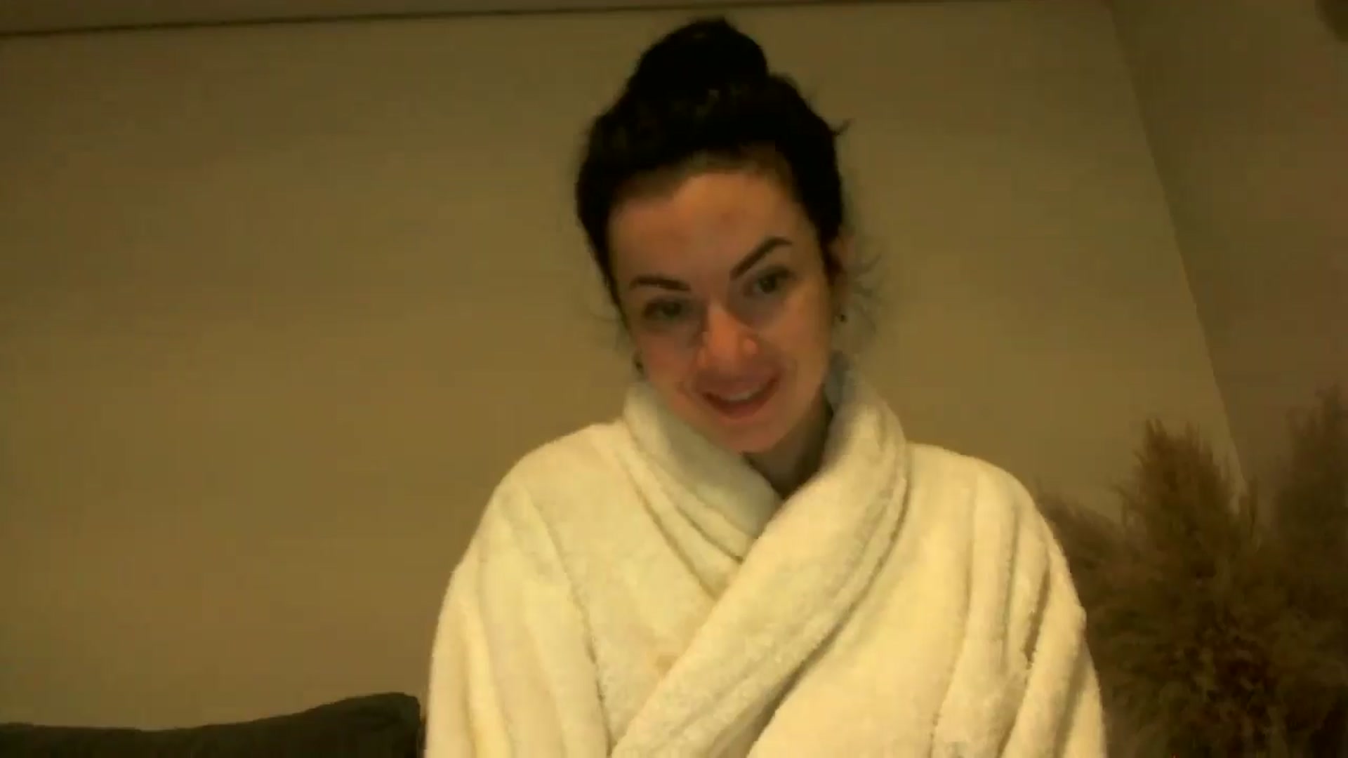 Gallery image thumbnail from TooOld4Sex's myfreecams stream on, 10/23/2024, 04:47 image 13 of 20