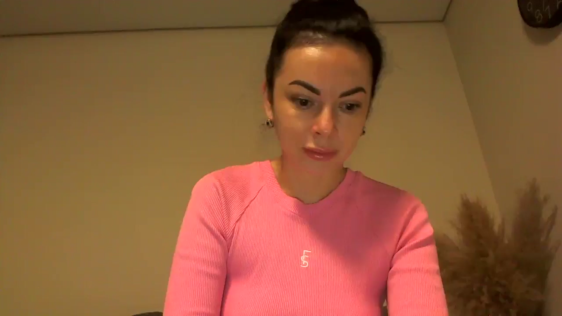 Gallery image thumbnail from TooOld4Sex's myfreecams stream on, 10/31/2024, 04:21 image 1 of 20