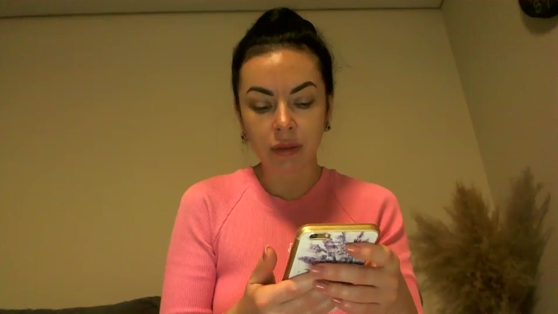 Gallery image thumbnail from TooOld4Sex's myfreecams stream on, 10/31/2024, 04:21 image 10 of 20