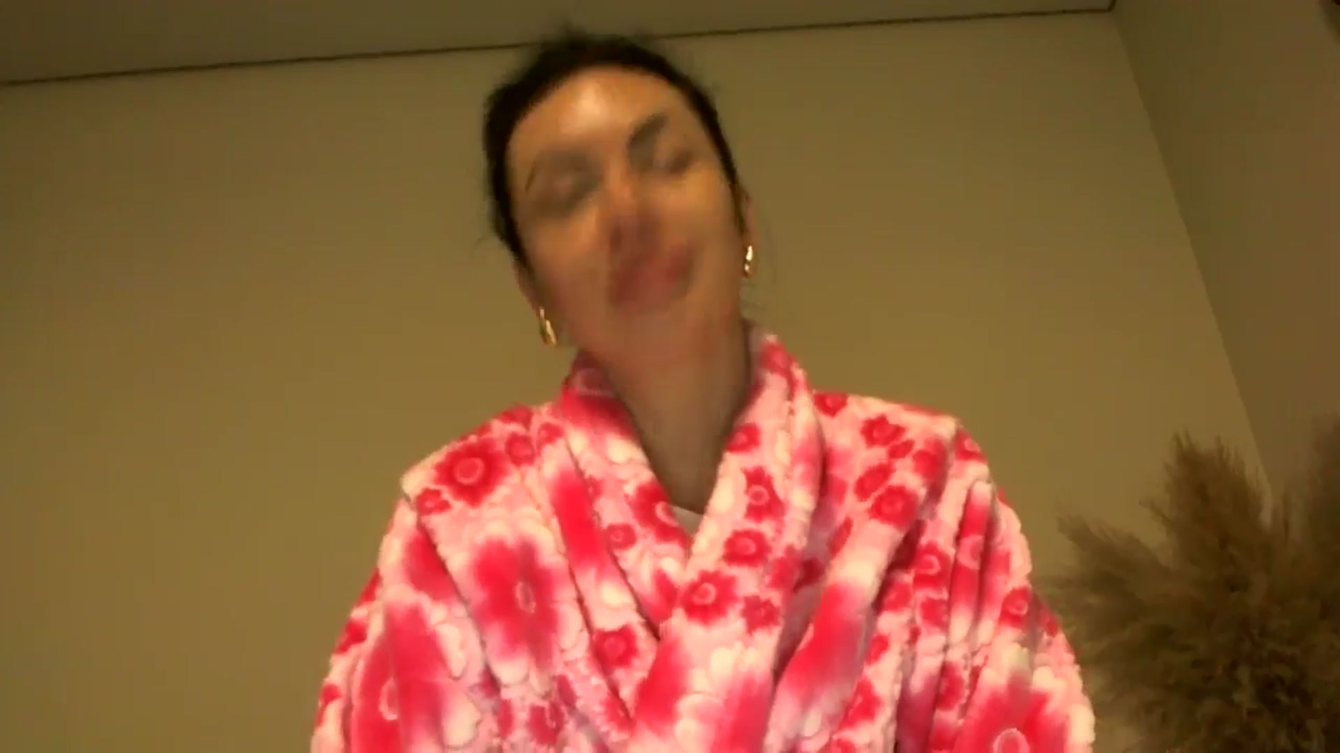 Gallery image thumbnail from TooOld4Sex's myfreecams stream on, 12/07/2024, 04:58 image 8 of 20