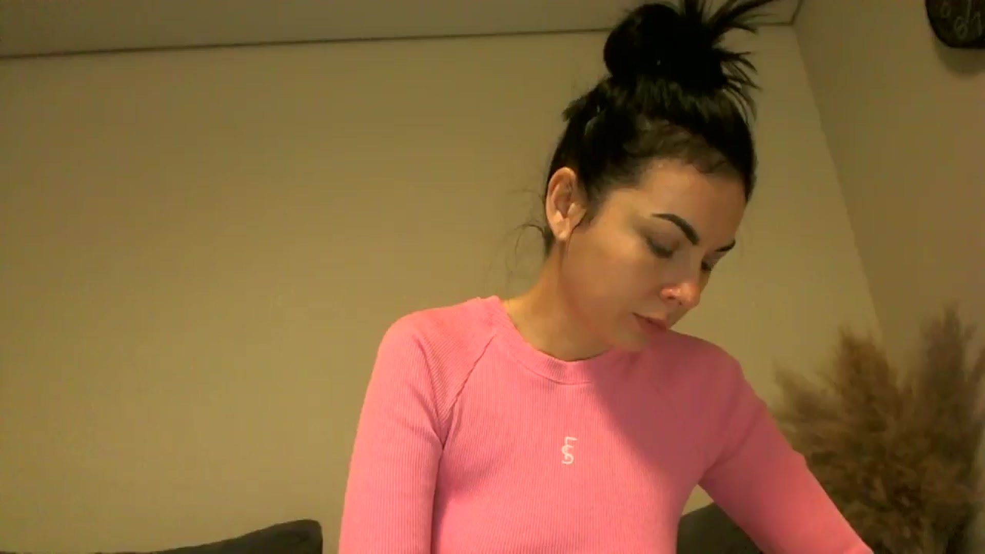 Gallery image thumbnail from TooOld4Sex's myfreecams stream on, 12/13/2024, 05:58 image 16 of 20