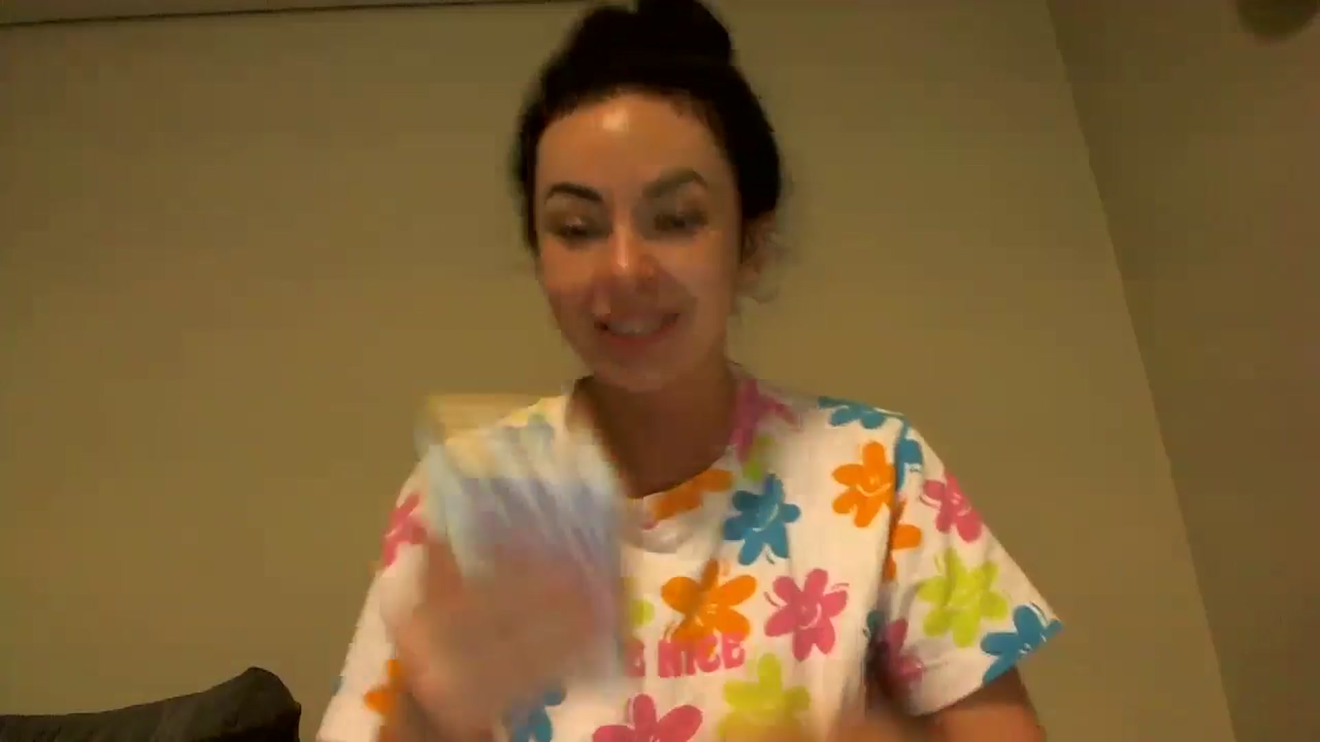 Gallery image thumbnail from TooOld4Sex's myfreecams stream on, 06/04/2025, 03:54 image 17 of 20