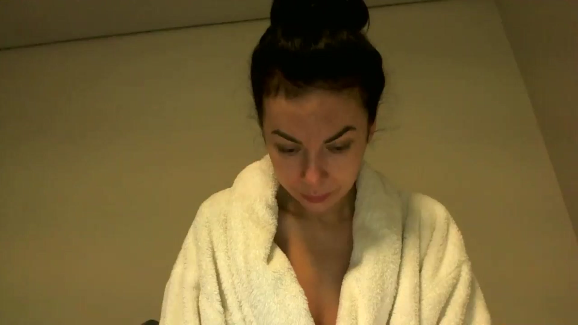 Gallery image thumbnail from TooOld4Sex's myfreecams stream on, 06/24/2025, 03:33 image 16 of 20