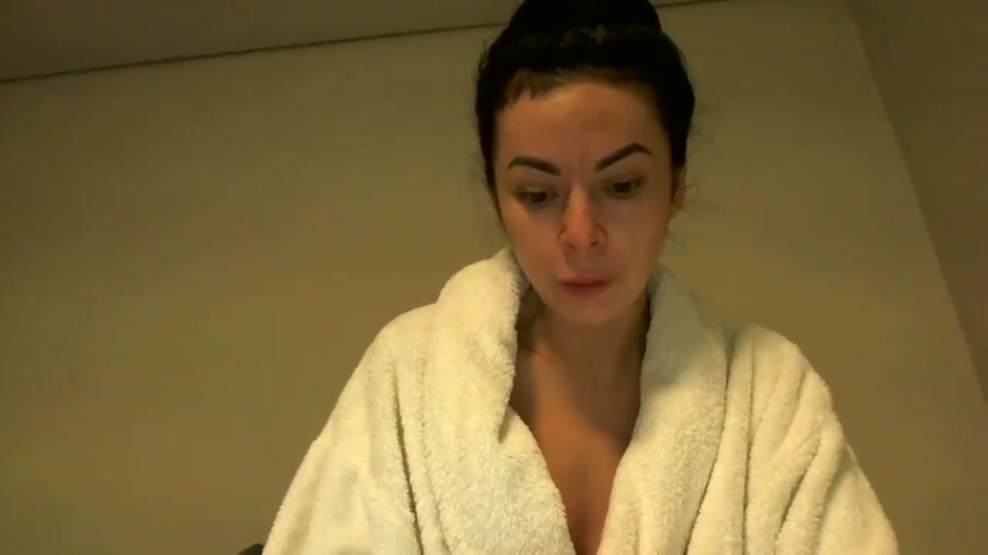 Gallery image thumbnail from TooOld4Sex's myfreecams stream on, 06/24/2025, 03:33 image 15 of 20