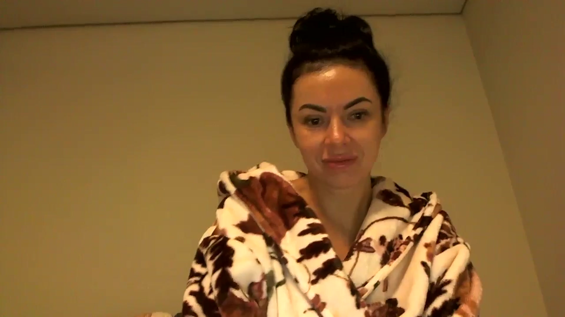 Gallery image thumbnail from TooOld4Sex's myfreecams stream on, 10/28/2025, 04:00 image 9 of 20