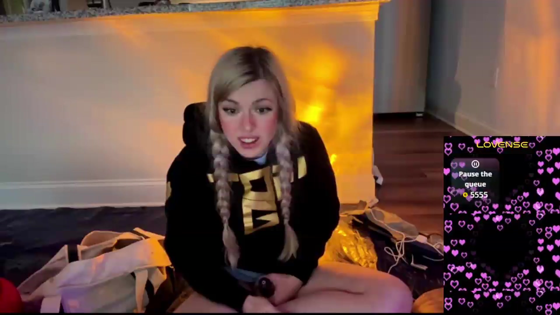 Gallery image thumbnail from TopGspot's myfreecams stream on, 07/10/2026, 16:47 image 4 of 20