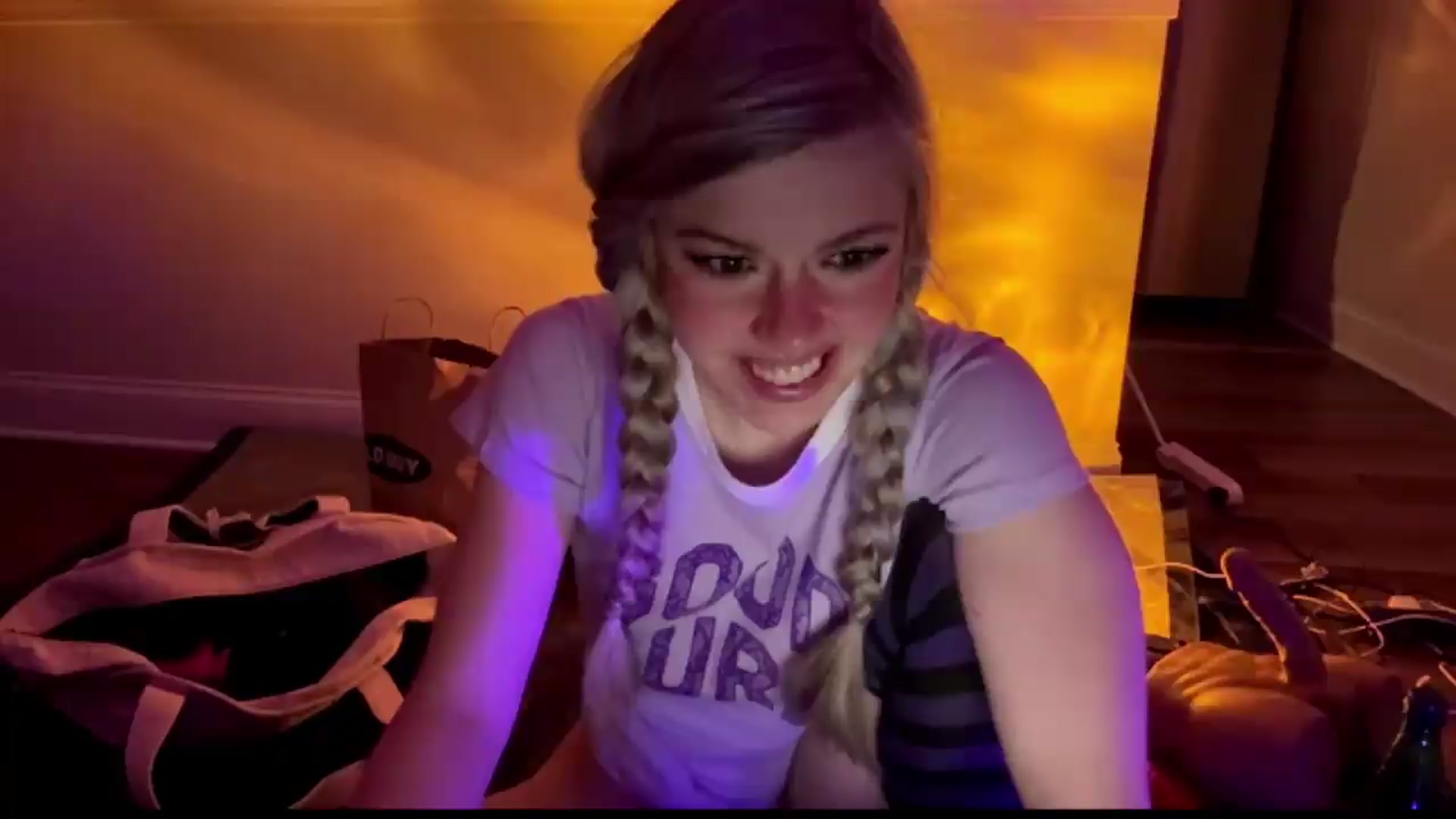 Gallery image thumbnail from TopGspot's myfreecams stream on, 07/24/2026, 05:48 image 13 of 20