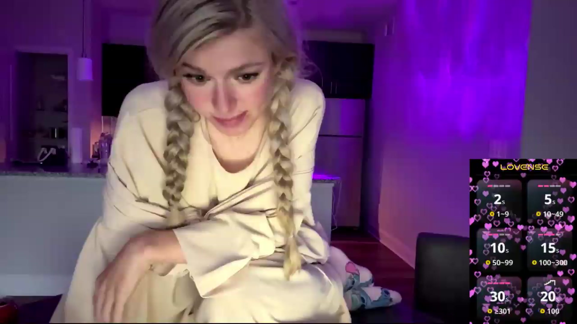 Gallery image thumbnail from TopGspot's myfreecams stream on, 08/11/2026, 11:08 image 6 of 20