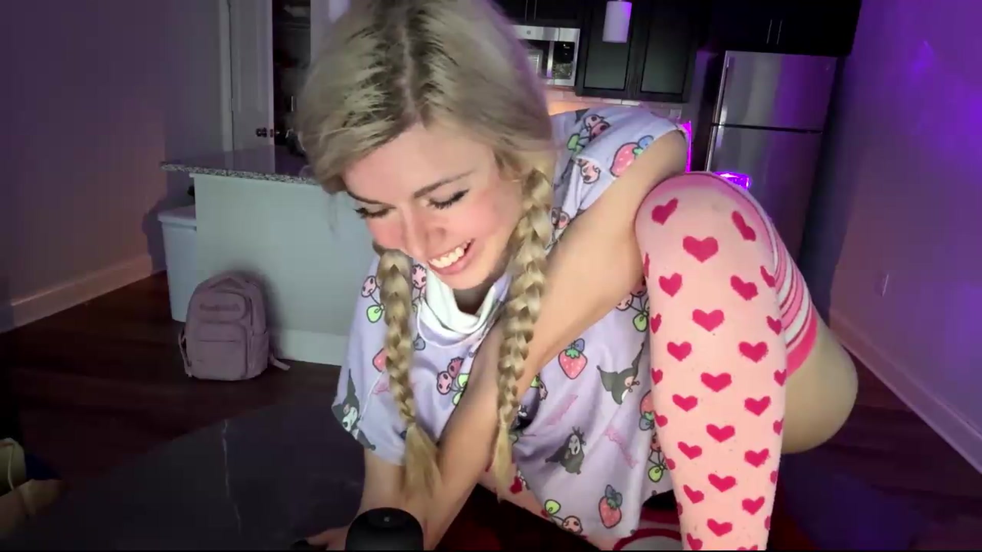 Gallery image thumbnail from TopGspot's myfreecams stream on, 08/23/2026, 15:34 image 6 of 20