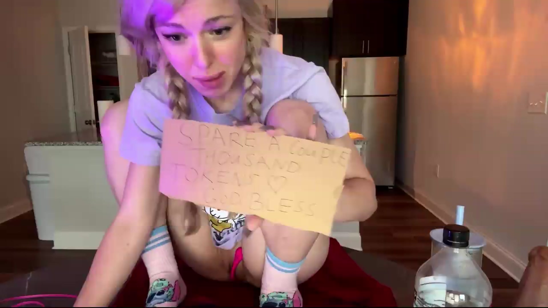 Gallery image thumbnail from TopGspot's myfreecams stream on, 08/30/2026, 22:28 image 9 of 20