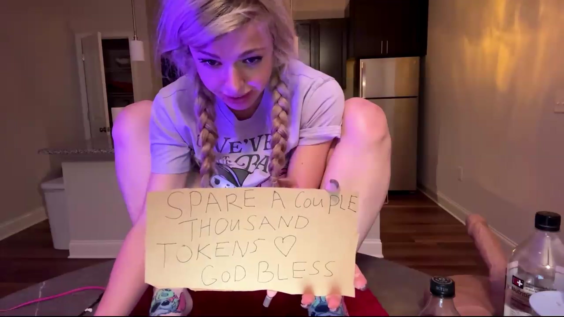 Gallery image thumbnail from TopGspot's myfreecams stream on, 08/31/2026, 24:23 image 15 of 20