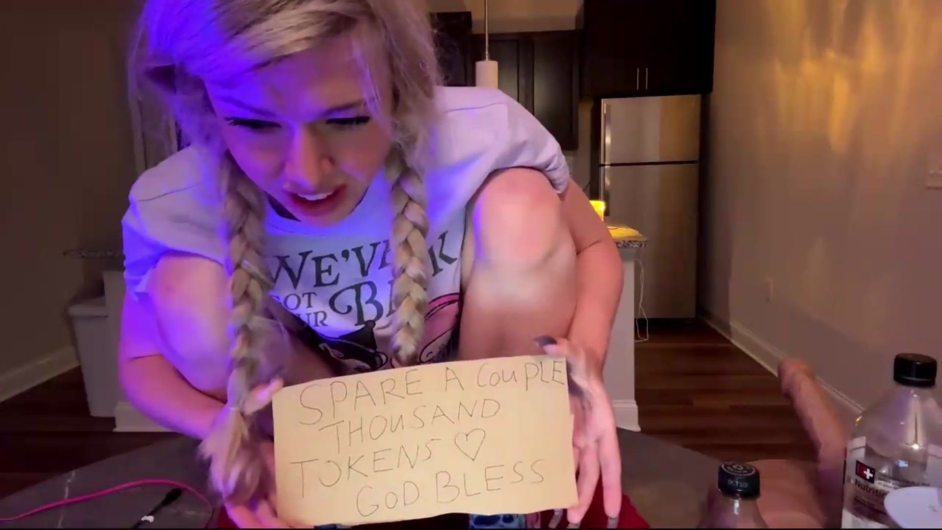 Gallery image thumbnail from TopGspot's myfreecams stream on, 08/31/2026, 24:23 image 12 of 20