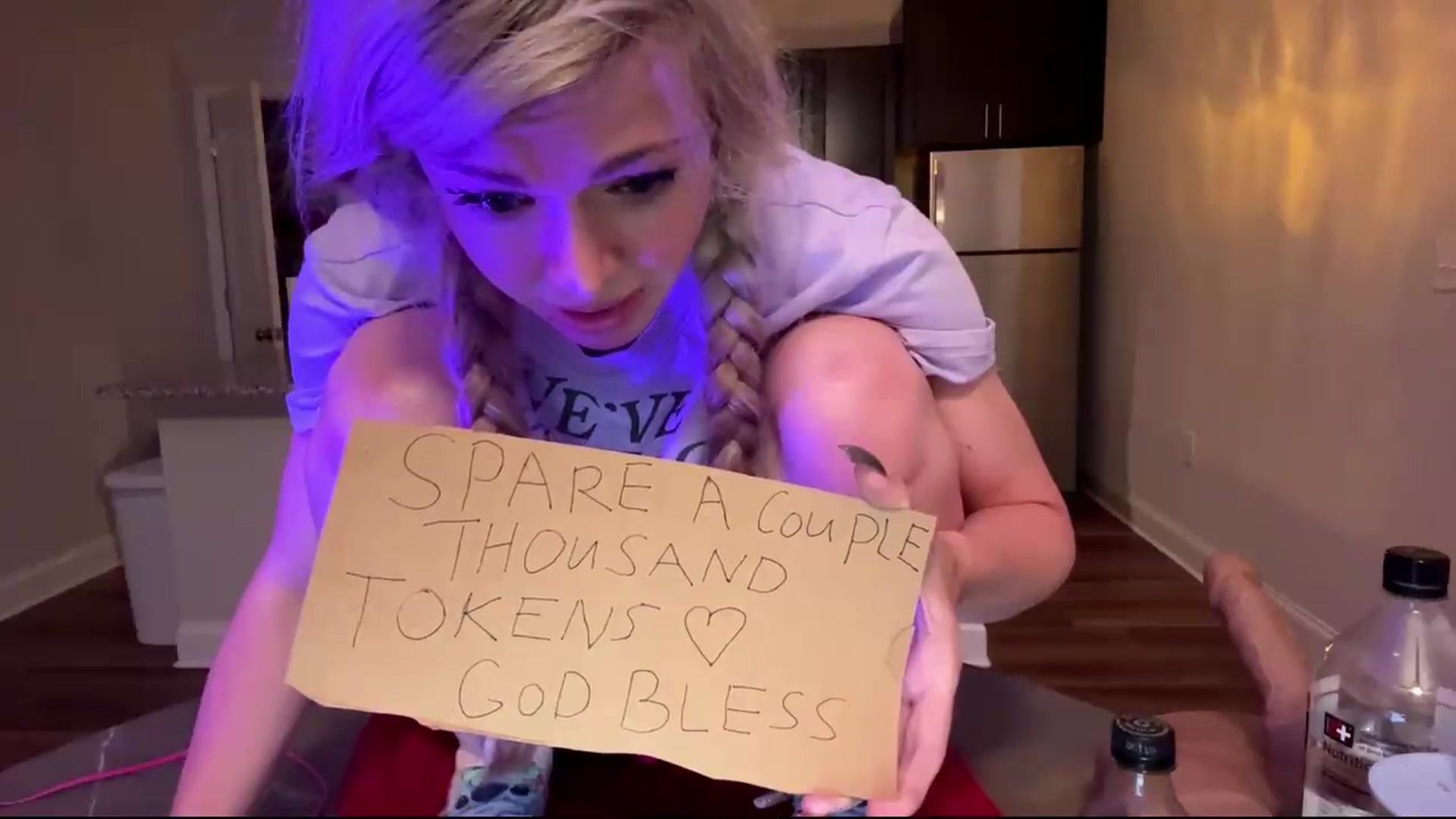 Gallery image thumbnail from TopGspot's myfreecams stream on, 08/31/2026, 24:23 image 17 of 20