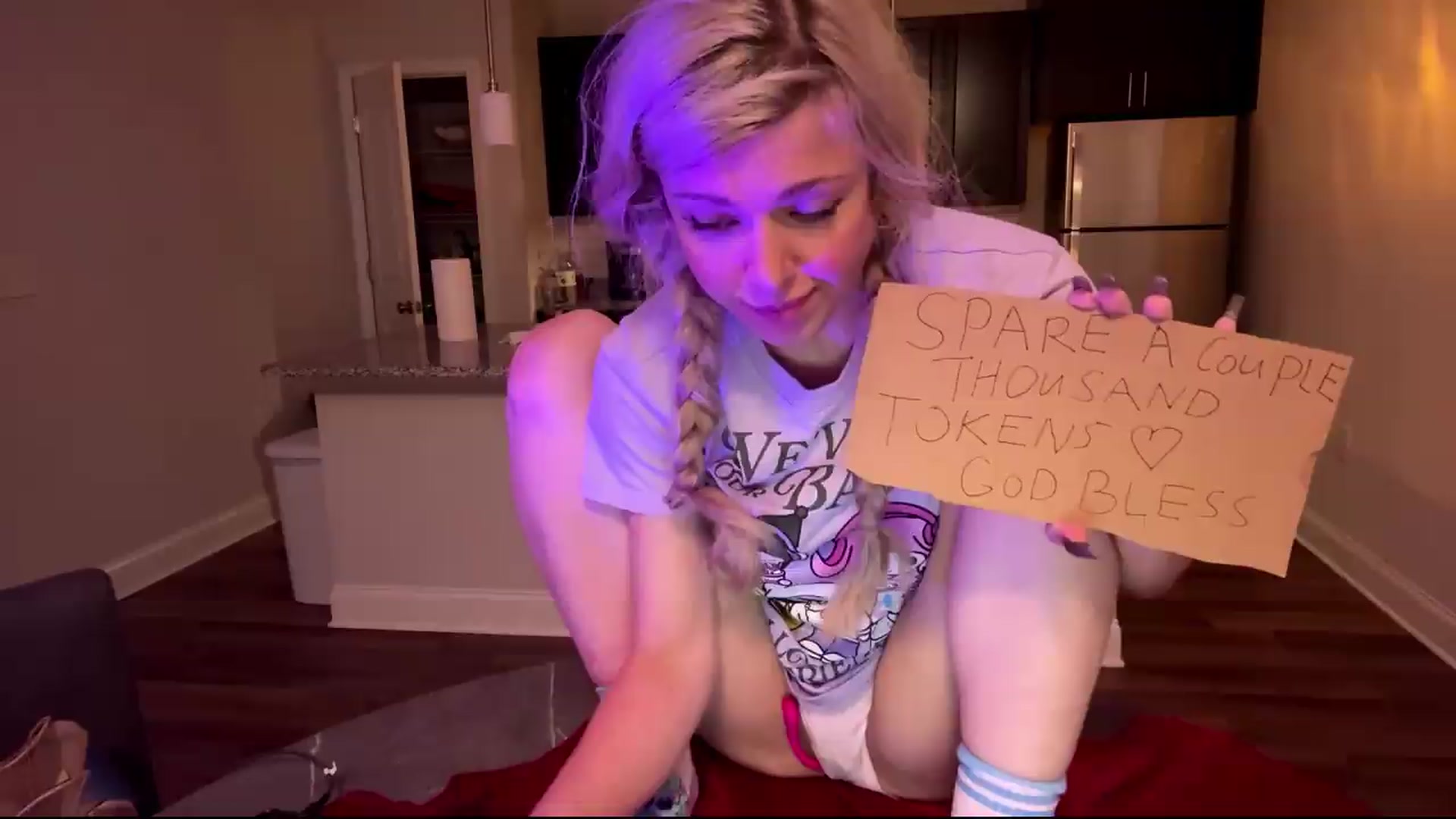 Gallery image thumbnail from TopGspot's myfreecams stream on, 08/31/2026, 04:39 image 16 of 20