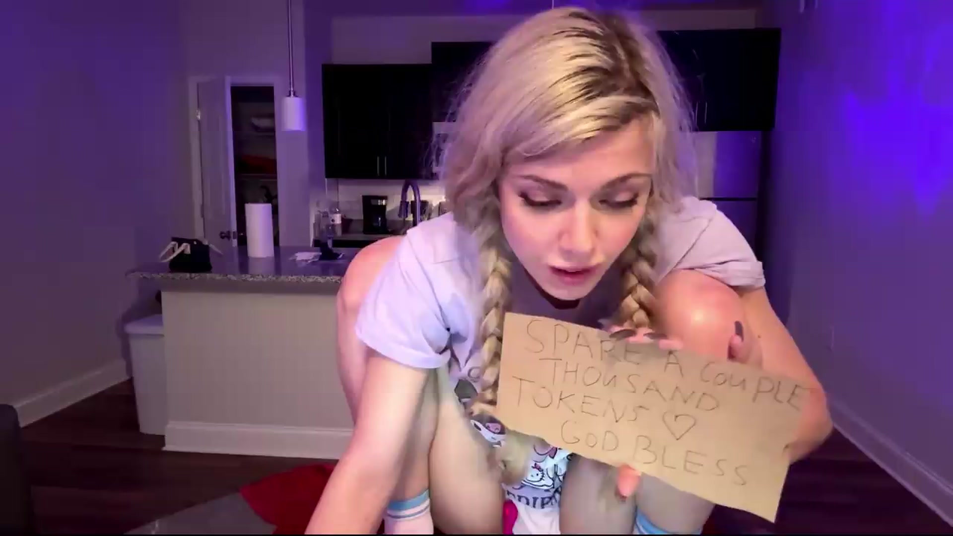 Gallery image thumbnail from TopGspot's myfreecams stream on, 08/31/2026, 09:54 image 9 of 20