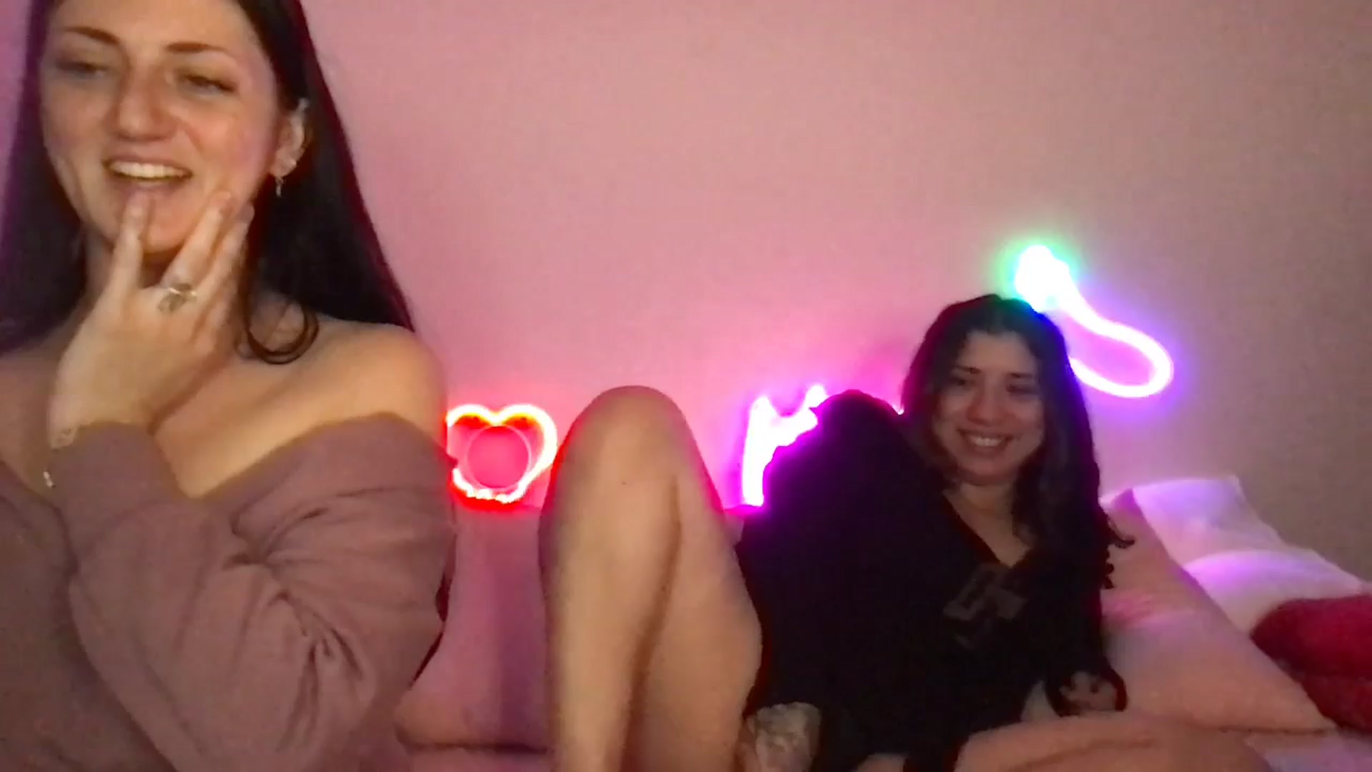 Gallery image thumbnail from ToriMcQueen's myfreecams stream on, 04/14/2026, 16:15 image 4 of 20