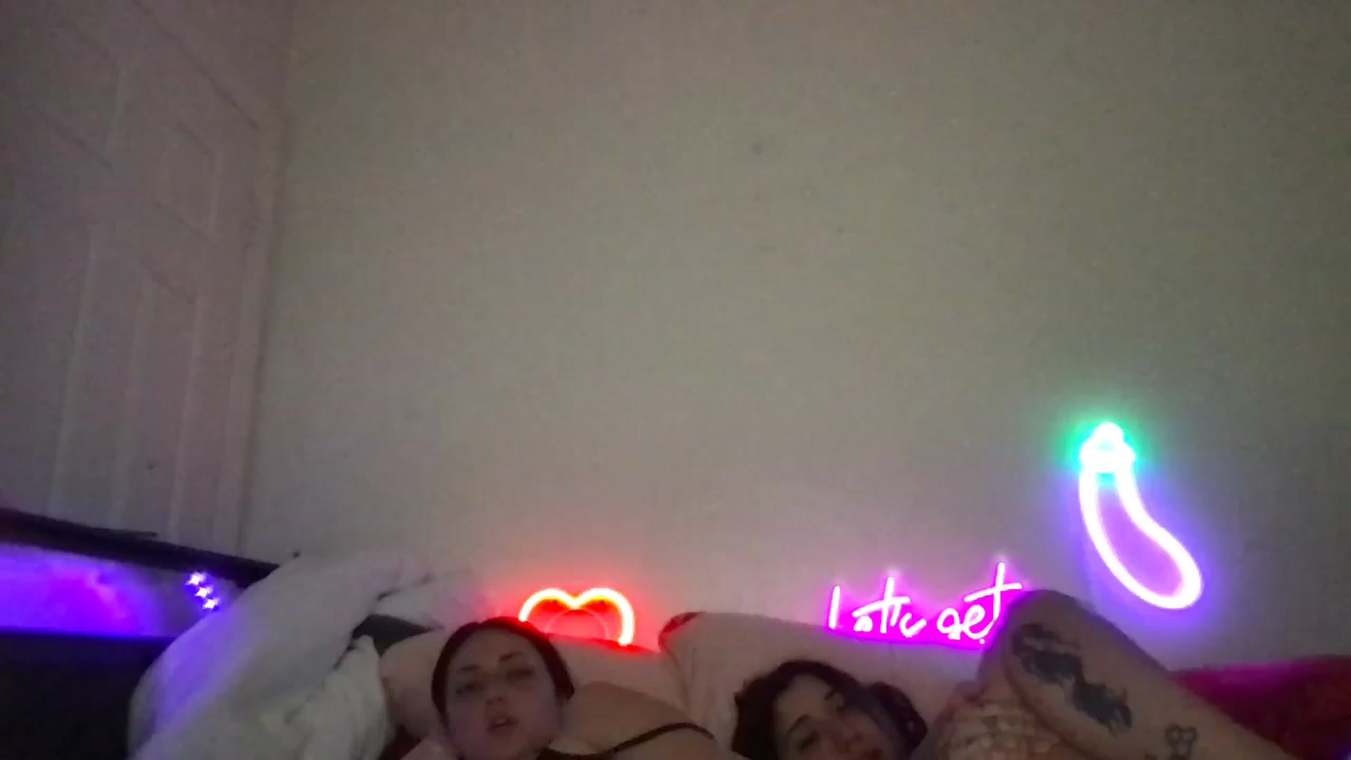 Gallery image thumbnail from ToriMcQueen's myfreecams stream on, 04/15/2026, 02:11 image 20 of 20