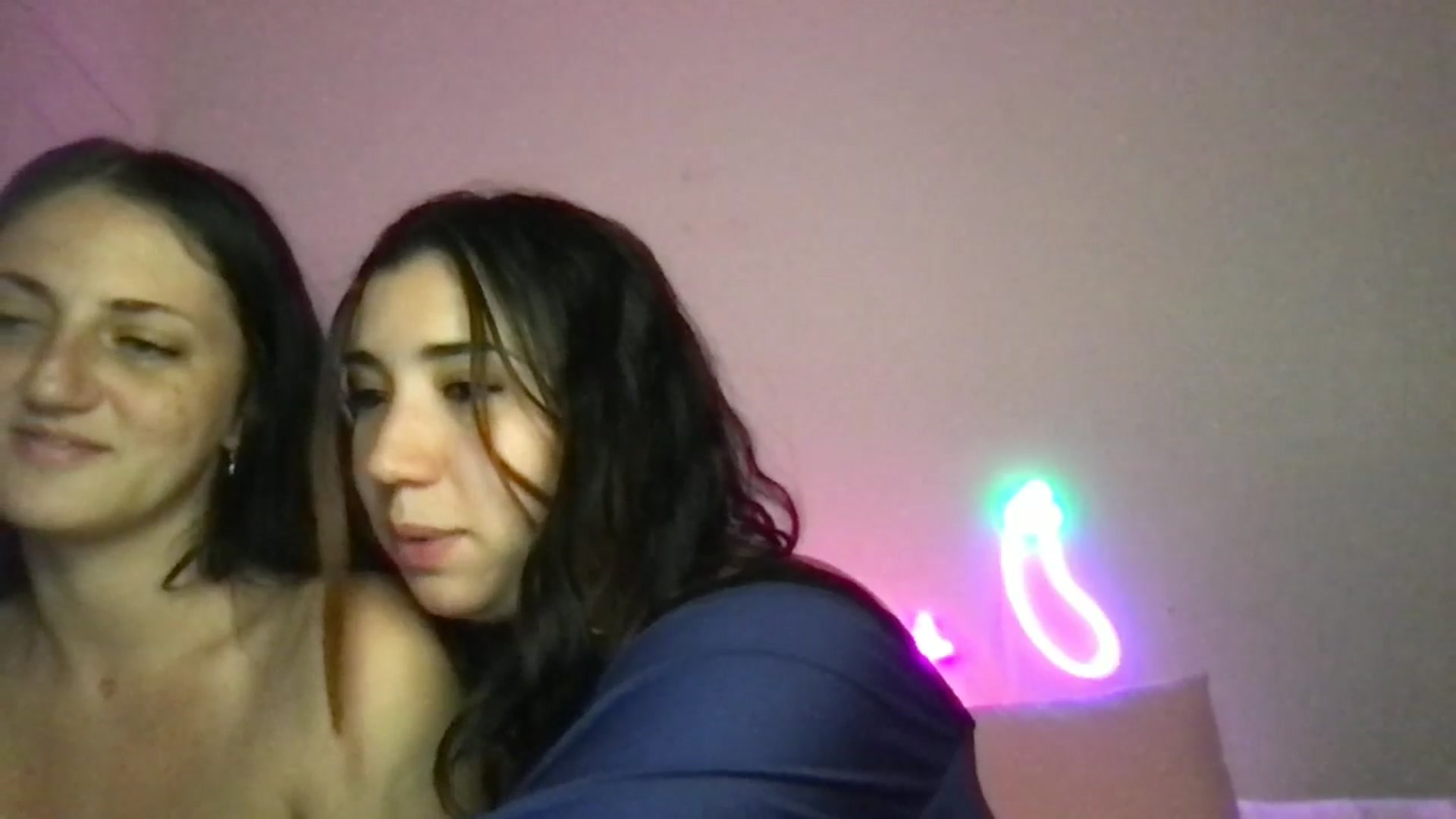 Gallery image thumbnail from ToriMcQueen's myfreecams stream on, 04/24/2026, 16:00 image 18 of 20