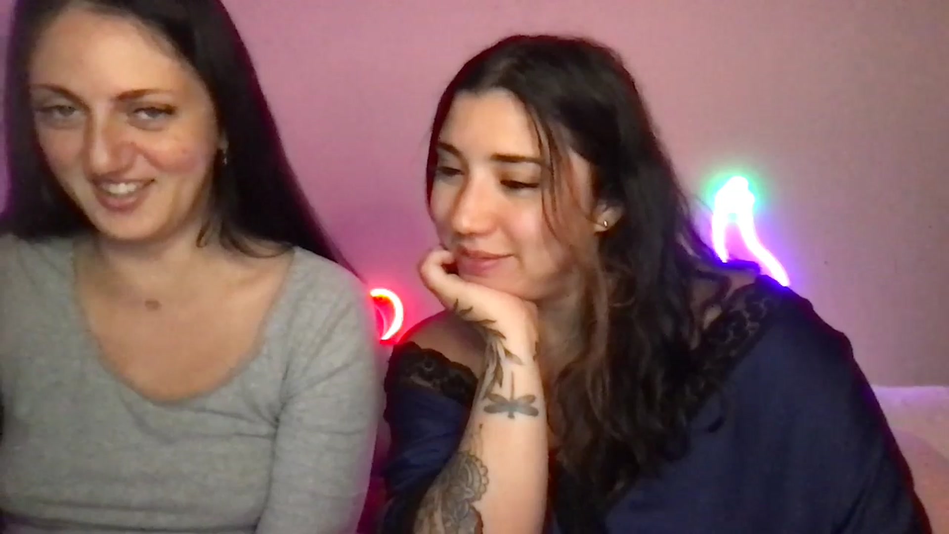 Gallery image thumbnail from ToriMcQueen's myfreecams stream on, 04/24/2026, 16:00 image 4 of 20