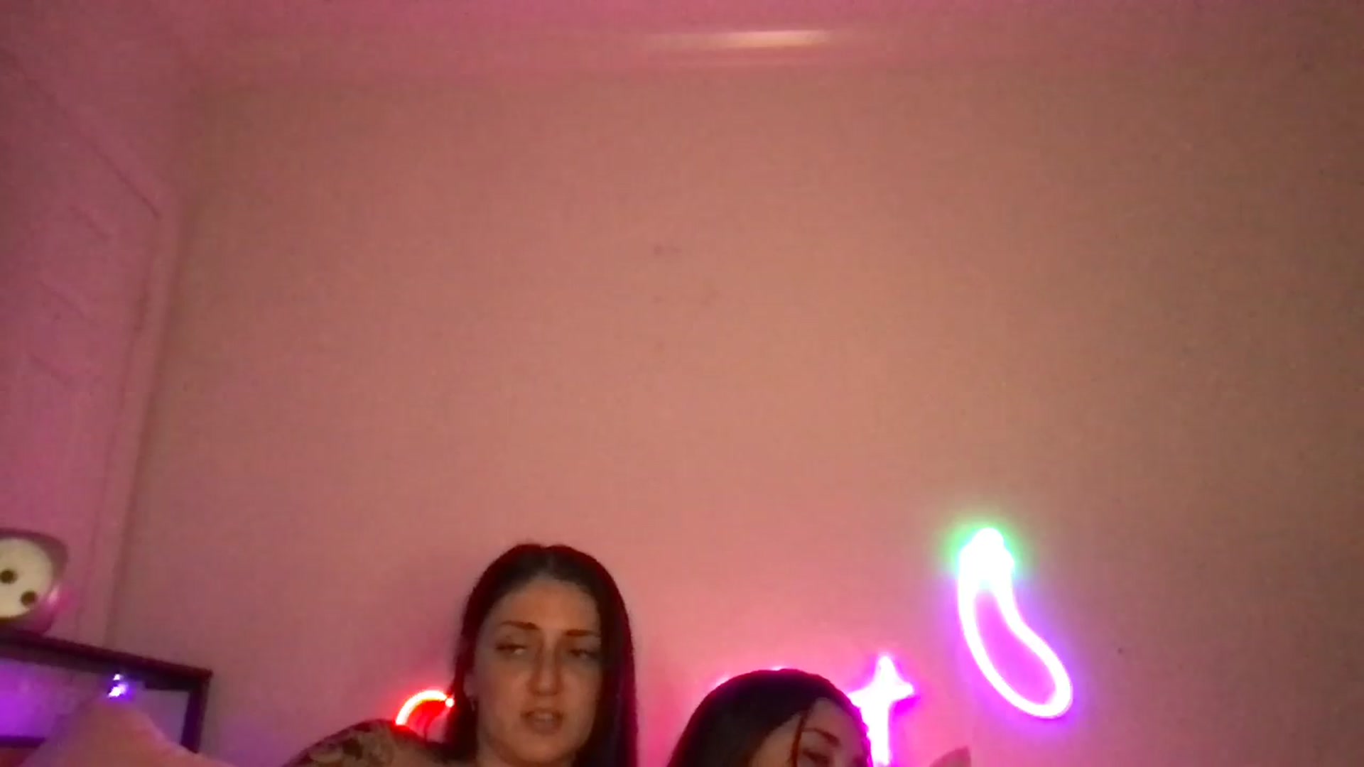 Gallery image thumbnail from ToriMcQueen's myfreecams stream on, 04/25/2026, 02:23 image 14 of 20