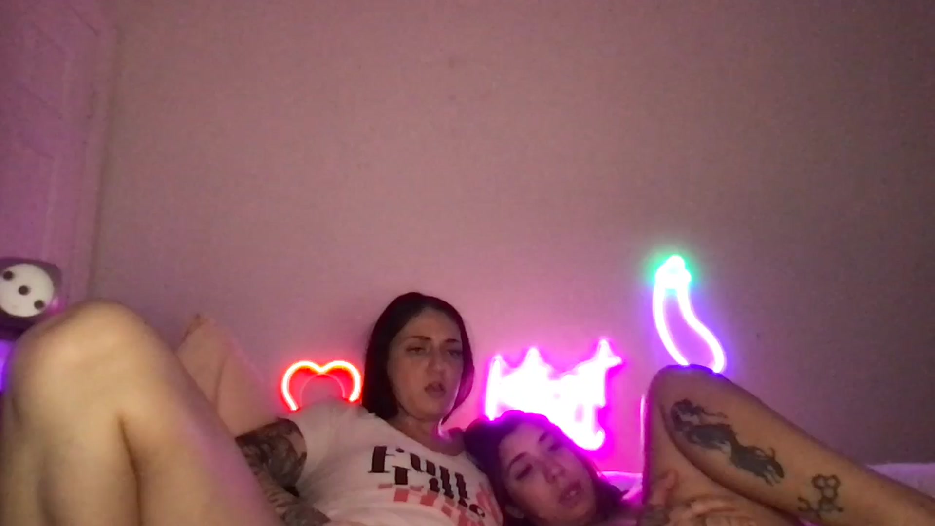 Gallery image thumbnail from ToriMcQueen's myfreecams stream on, 04/25/2026, 03:36 image 4 of 20