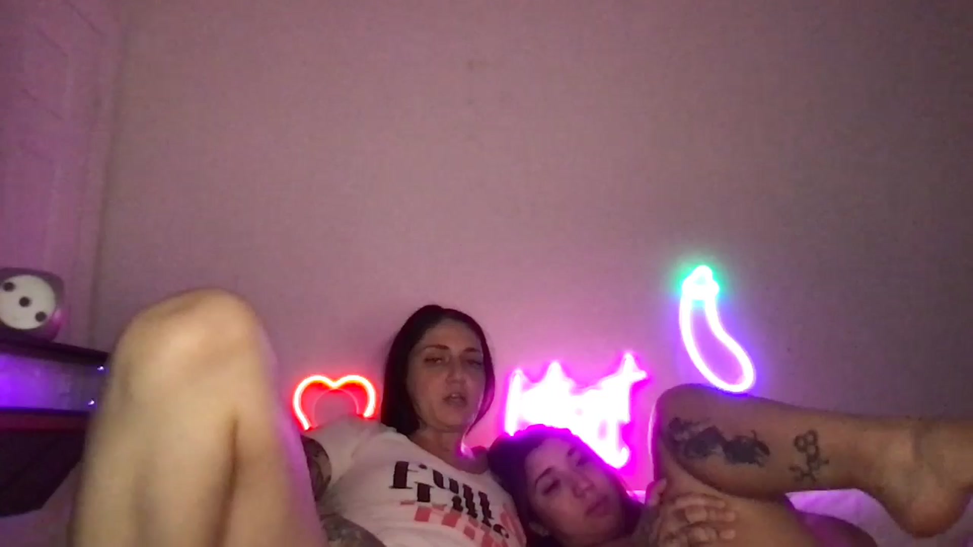 Gallery image thumbnail from ToriMcQueen's myfreecams stream on, 04/25/2026, 03:36 image 3 of 20