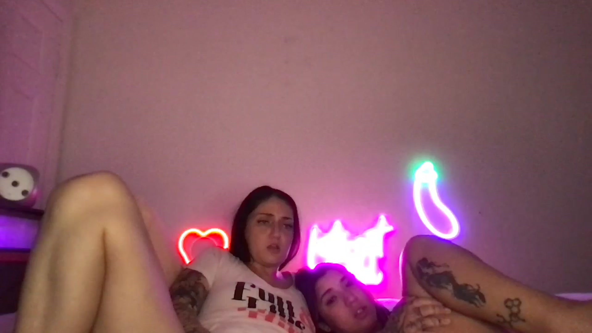 Gallery image thumbnail from ToriMcQueen's myfreecams stream on, 04/25/2026, 03:36 image 6 of 20