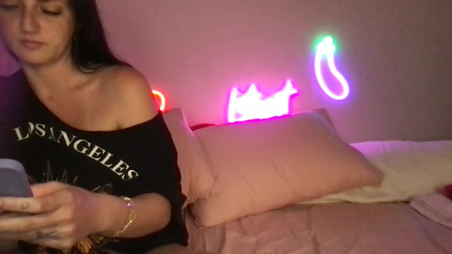 Gallery image thumbnail from ToriMcQueen's myfreecams stream on, 04/29/2026, 03:07 image 19 of 20