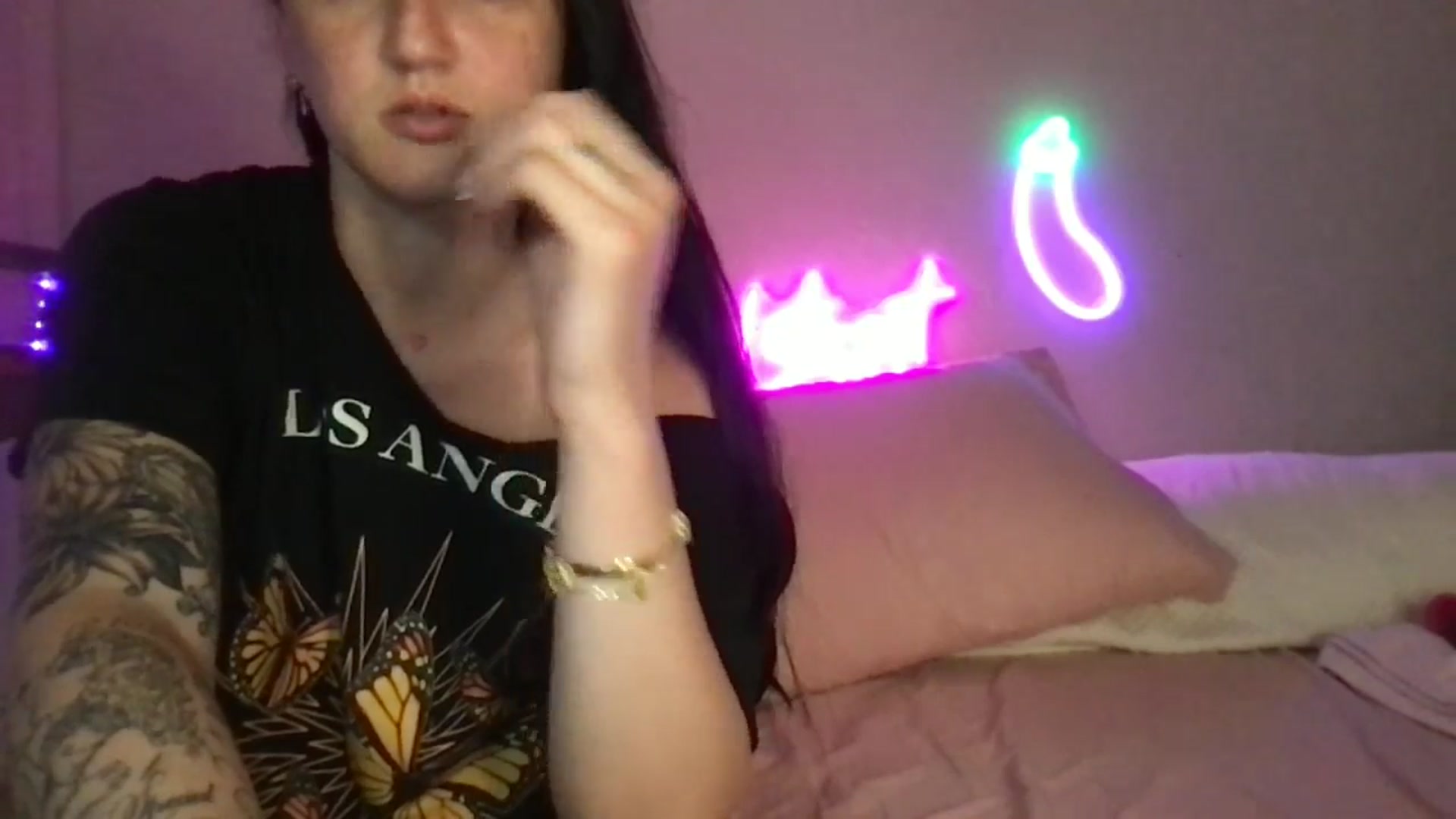 Gallery image thumbnail from ToriMcQueen's myfreecams stream on, 04/29/2026, 03:07 image 17 of 20