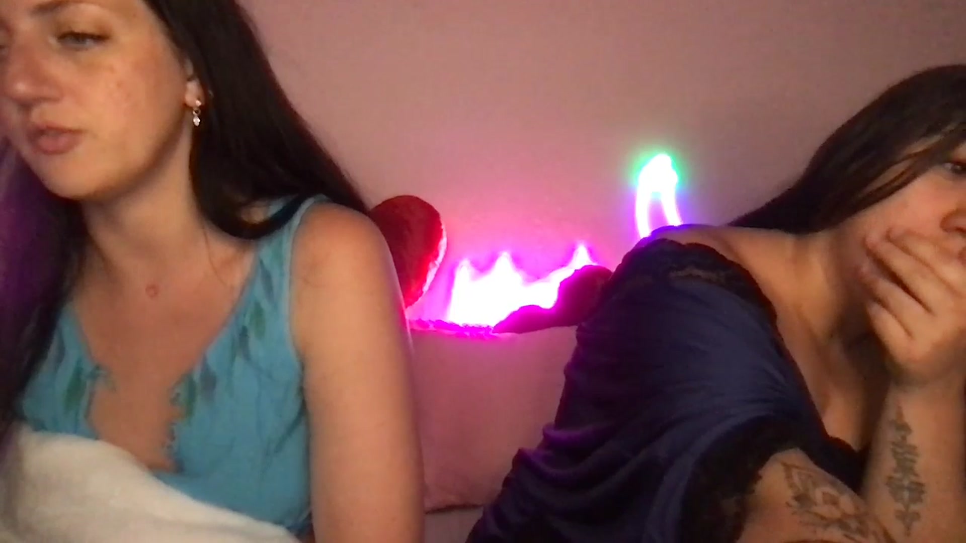 Gallery image thumbnail from ToriMcQueen's myfreecams stream on, 05/01/2026, 03:32 image 19 of 20