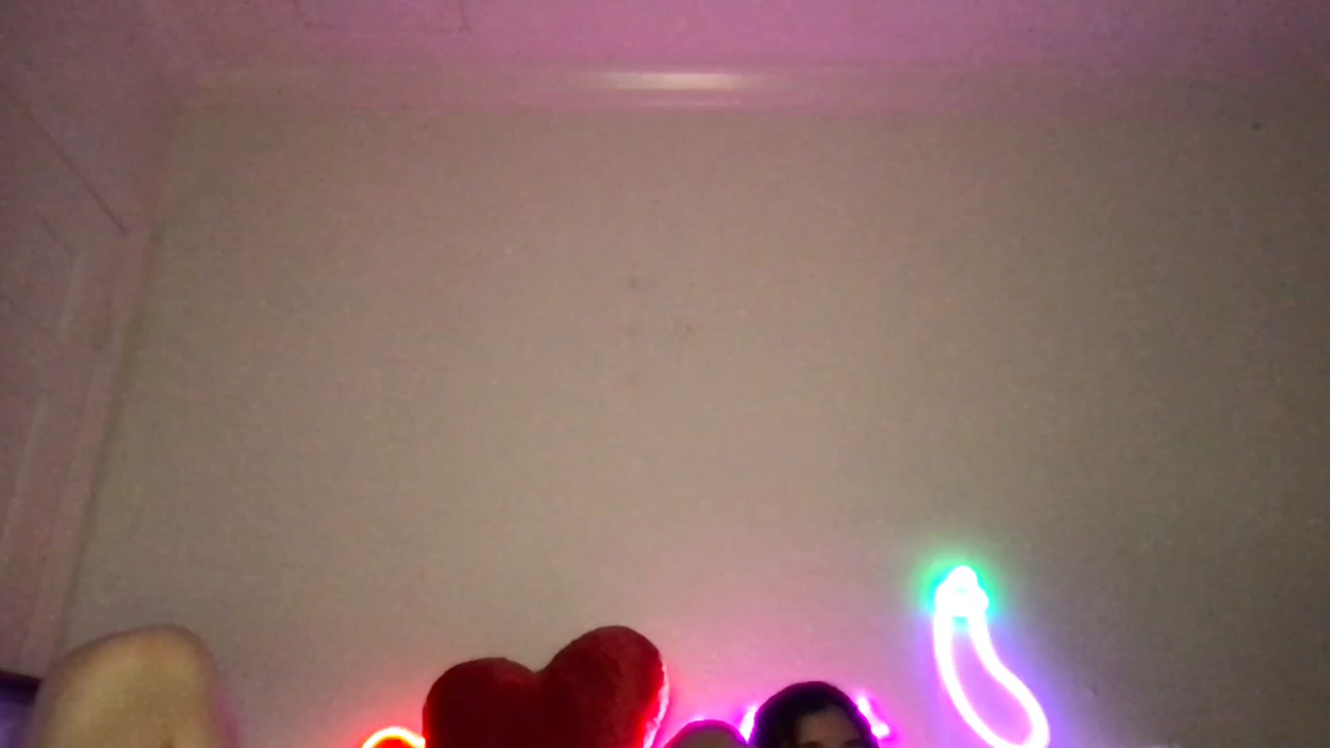 Gallery image thumbnail from ToriMcQueen's myfreecams stream on, 05/01/2026, 03:32 image 15 of 20