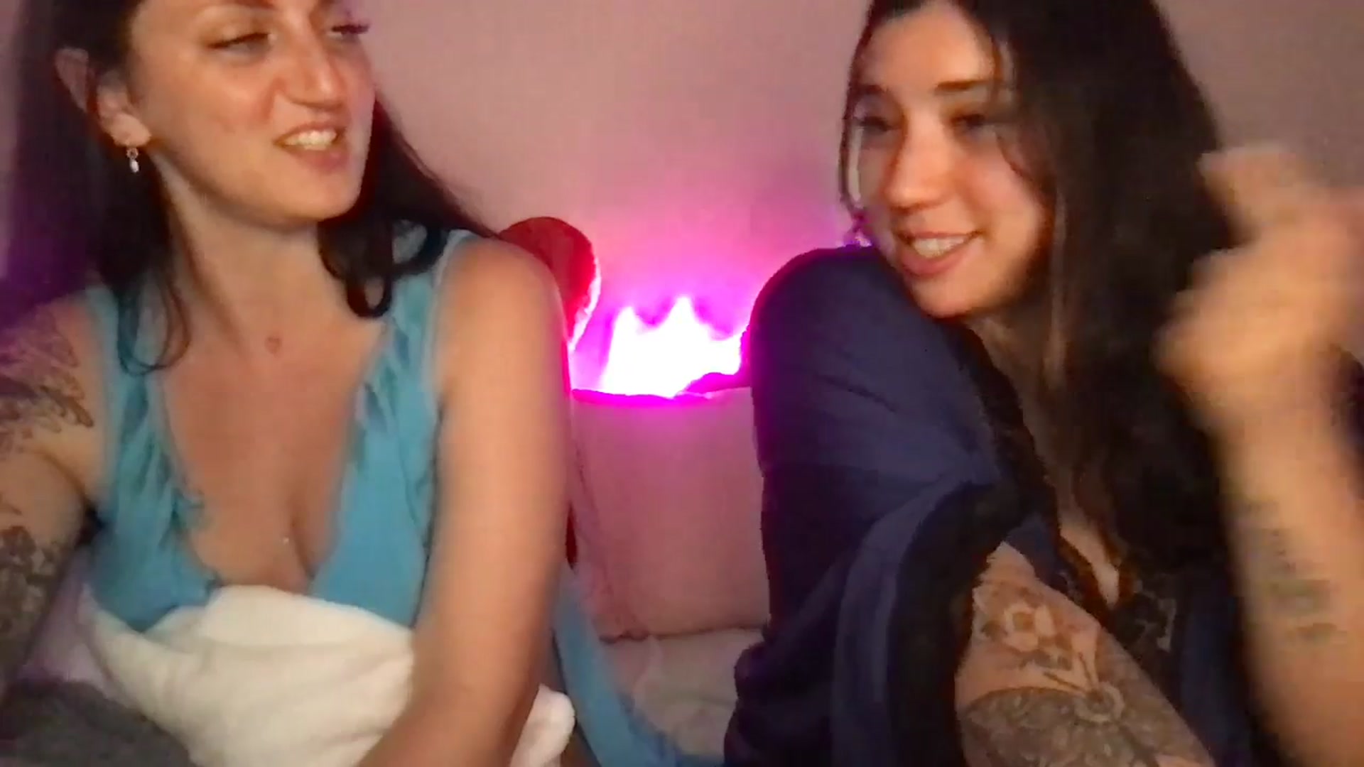 Gallery image thumbnail from ToriMcQueen's myfreecams stream on, 05/01/2026, 03:32 image 3 of 20