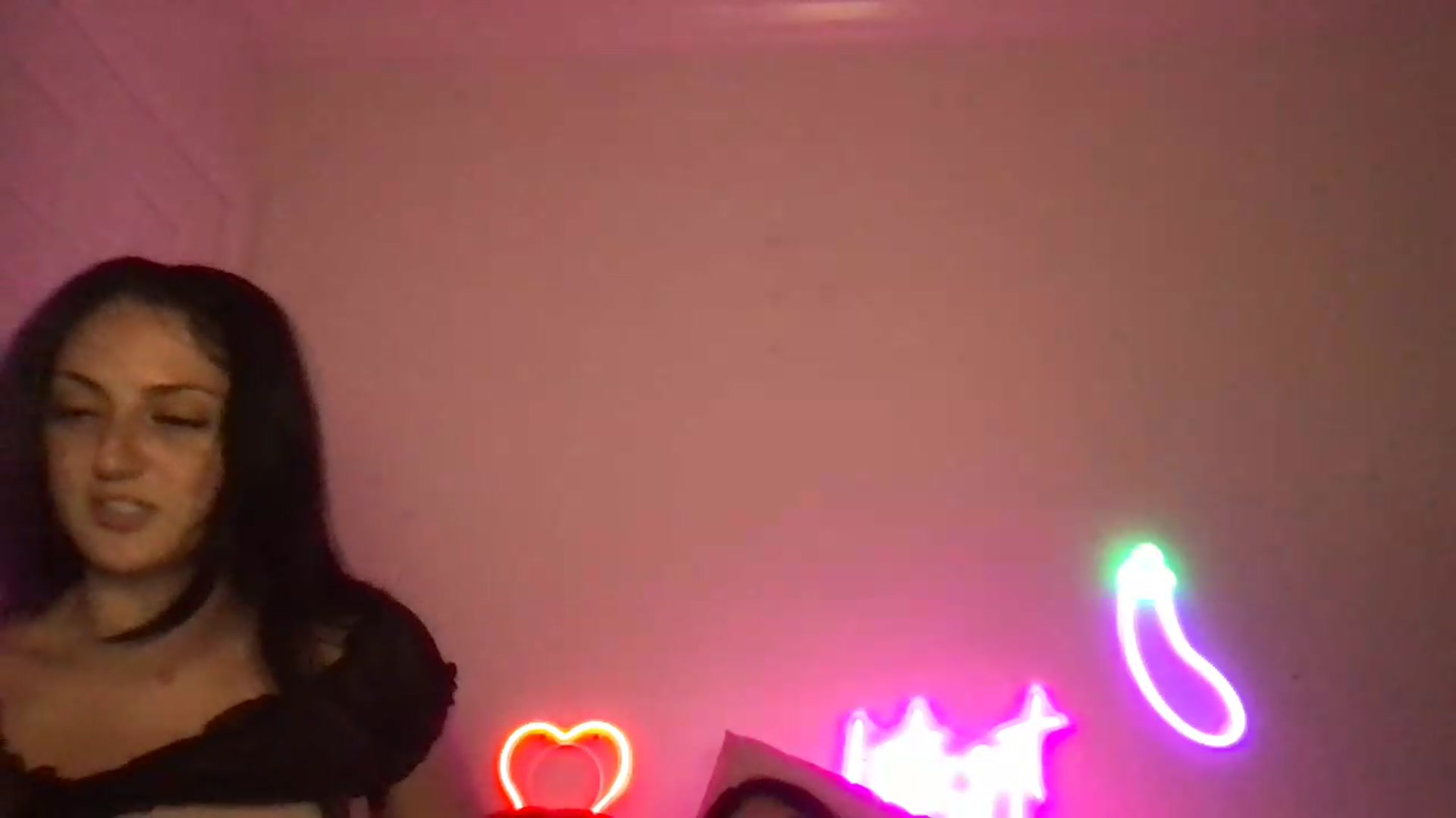 Gallery image thumbnail from ToriMcQueen's myfreecams stream on, 05/13/2026, 15:55 image 12 of 20