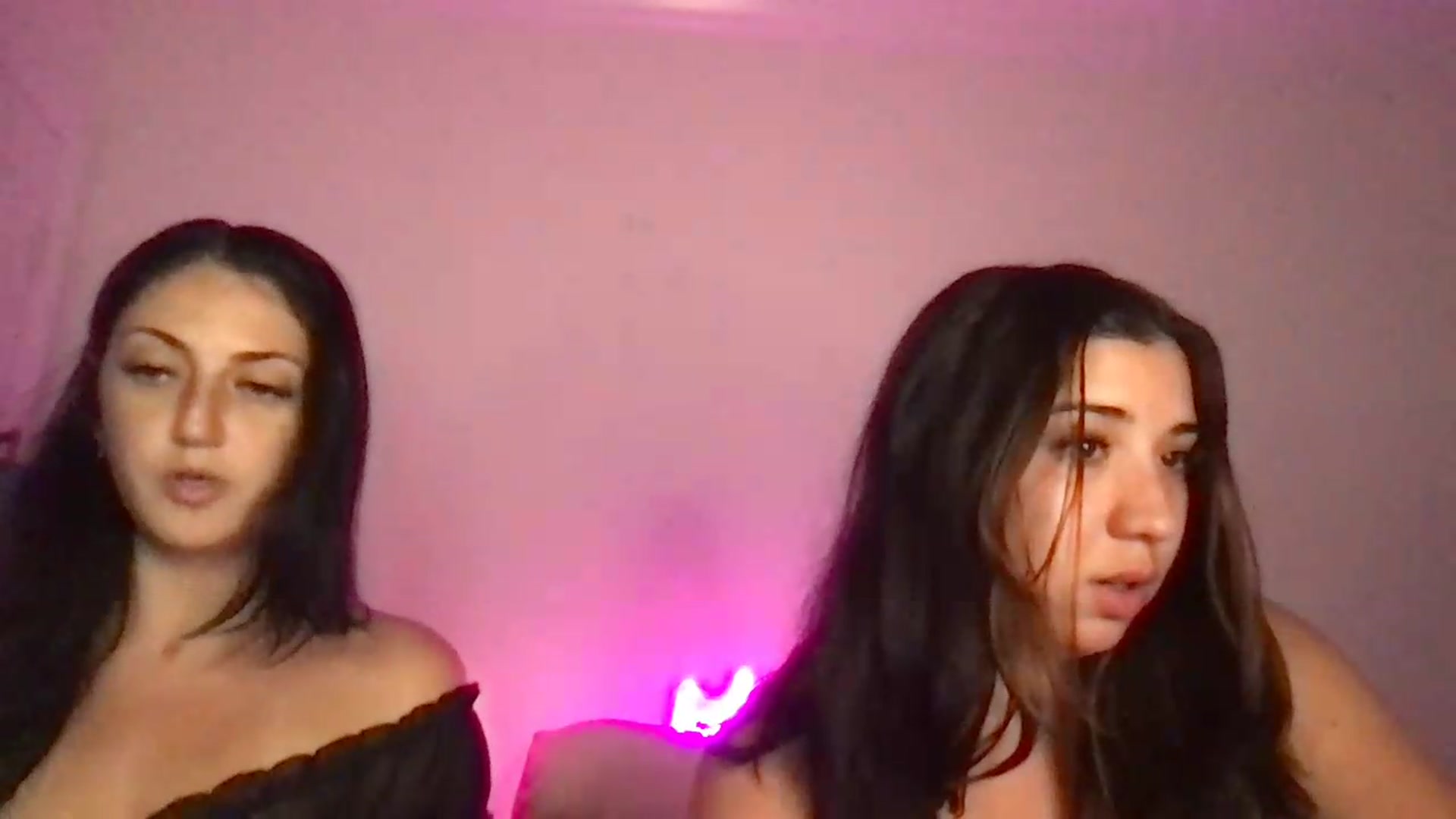 Gallery image thumbnail from ToriMcQueen's myfreecams stream on, 05/13/2026, 15:55 image 17 of 20