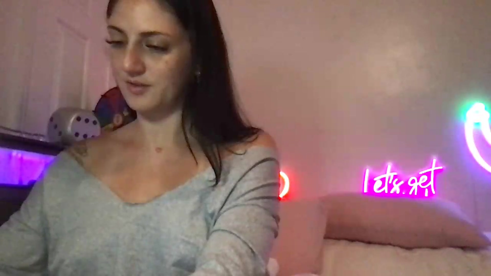 Gallery image thumbnail from ToriMcQueen's myfreecams stream on, 05/18/2026, 15:10 image 16 of 20