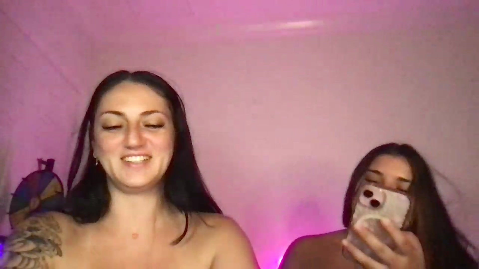Gallery image thumbnail from ToriMcQueen's myfreecams stream on, 05/19/2026, 15:41 image 9 of 20
